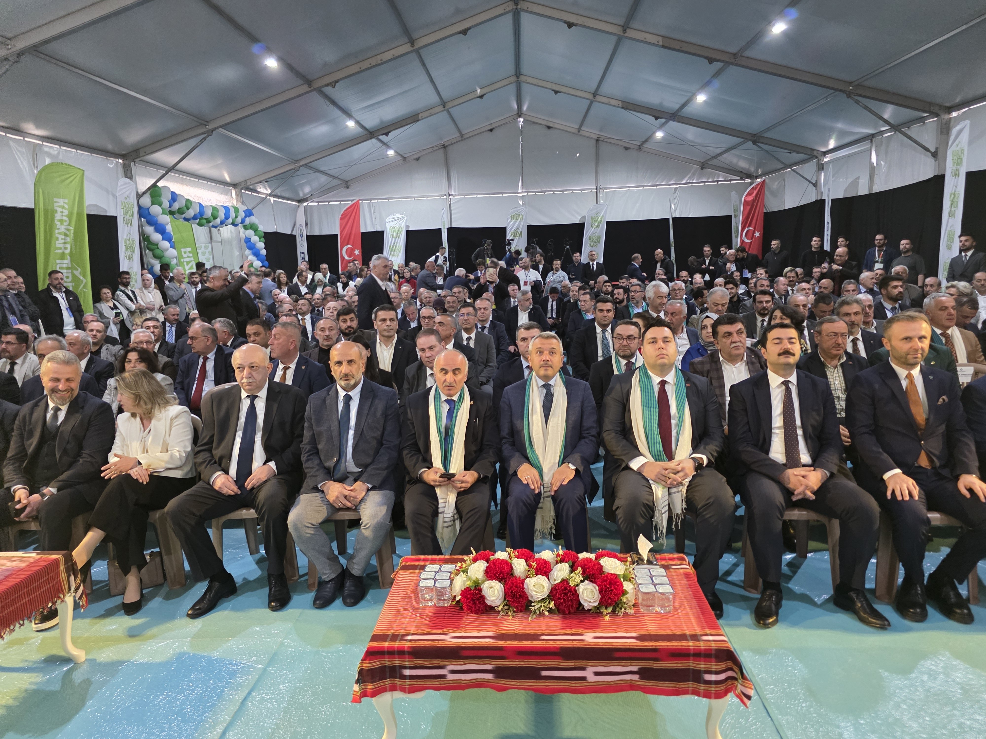 Rize Valisi İhsan Selim Baydaş konuşma yapıyor