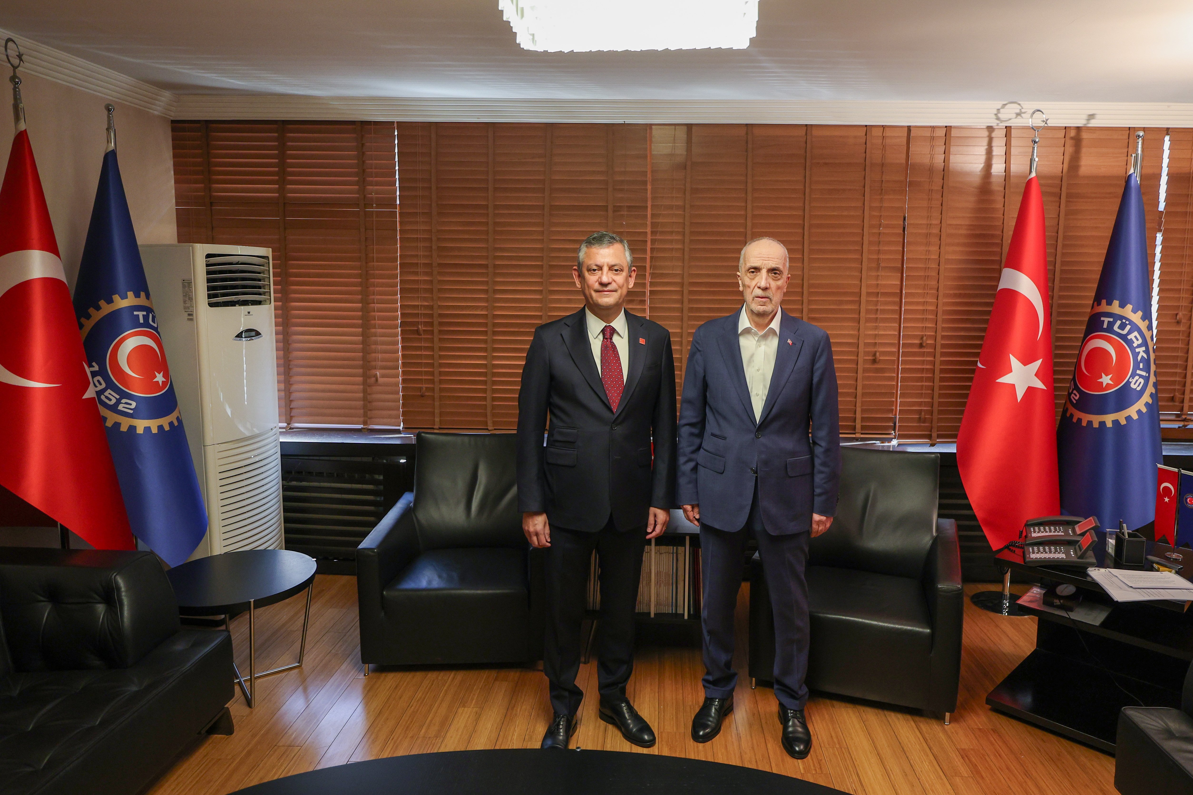 Özgür Özel TÜRK-İŞ ziyareti