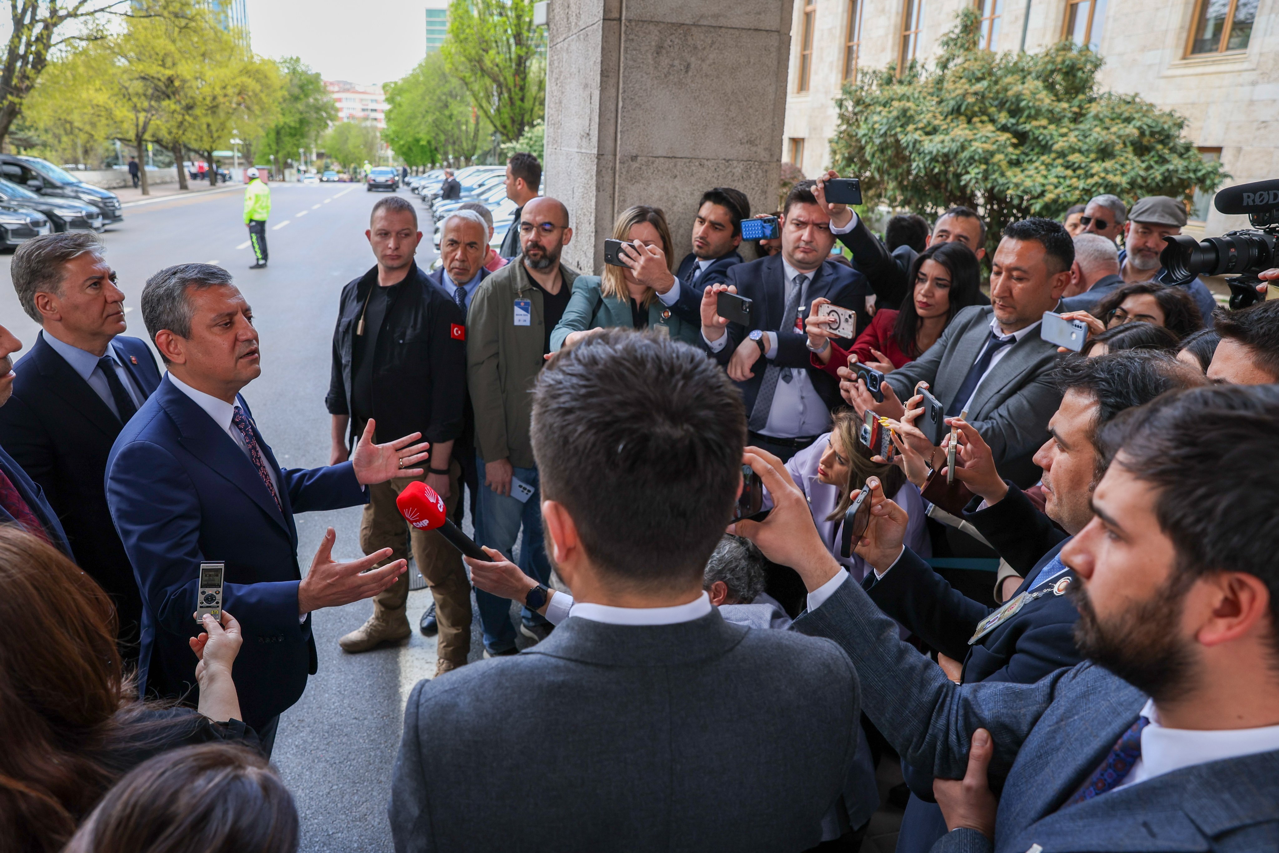 Özgür Özel TBMM Başkanı Numan Kurtulmuş ziyareti