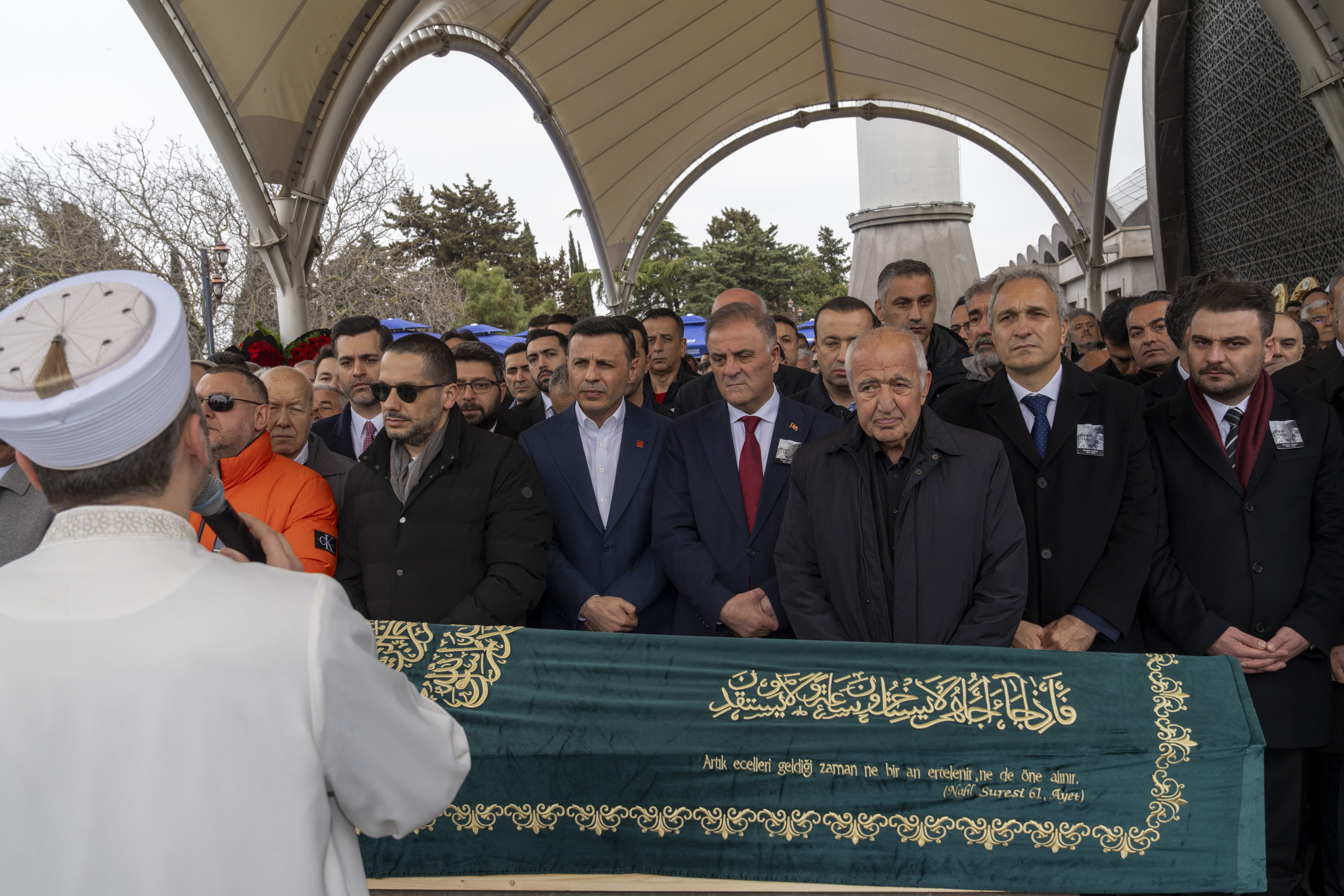 Cenaze törenine katılan siyasetçiler