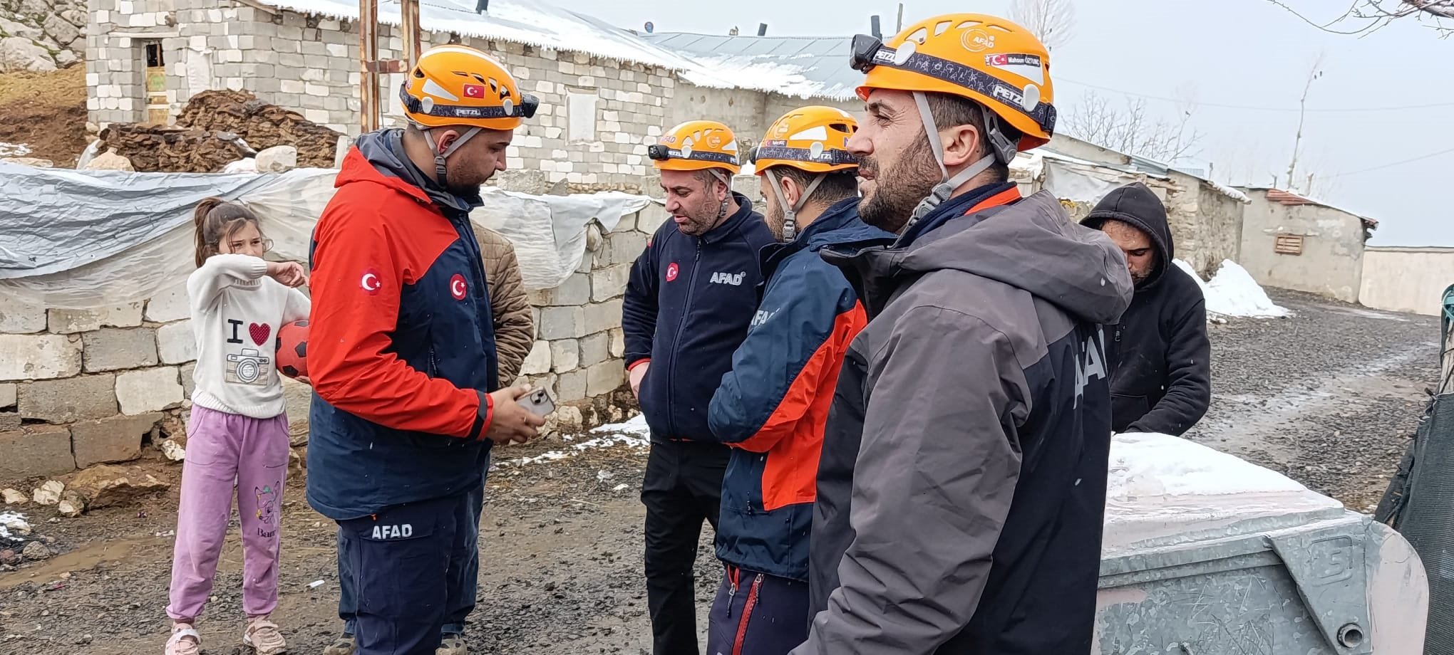 Deprem sonrası AFAD saha çalışması Van
