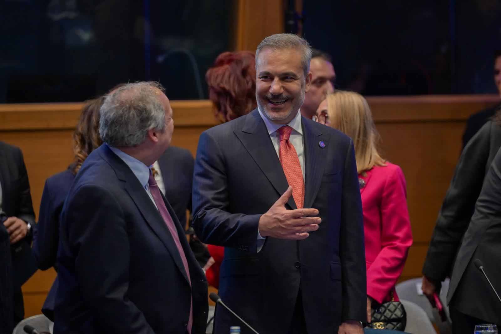 Dışişleri Bakanı Hakan Fidan zirve salonunda