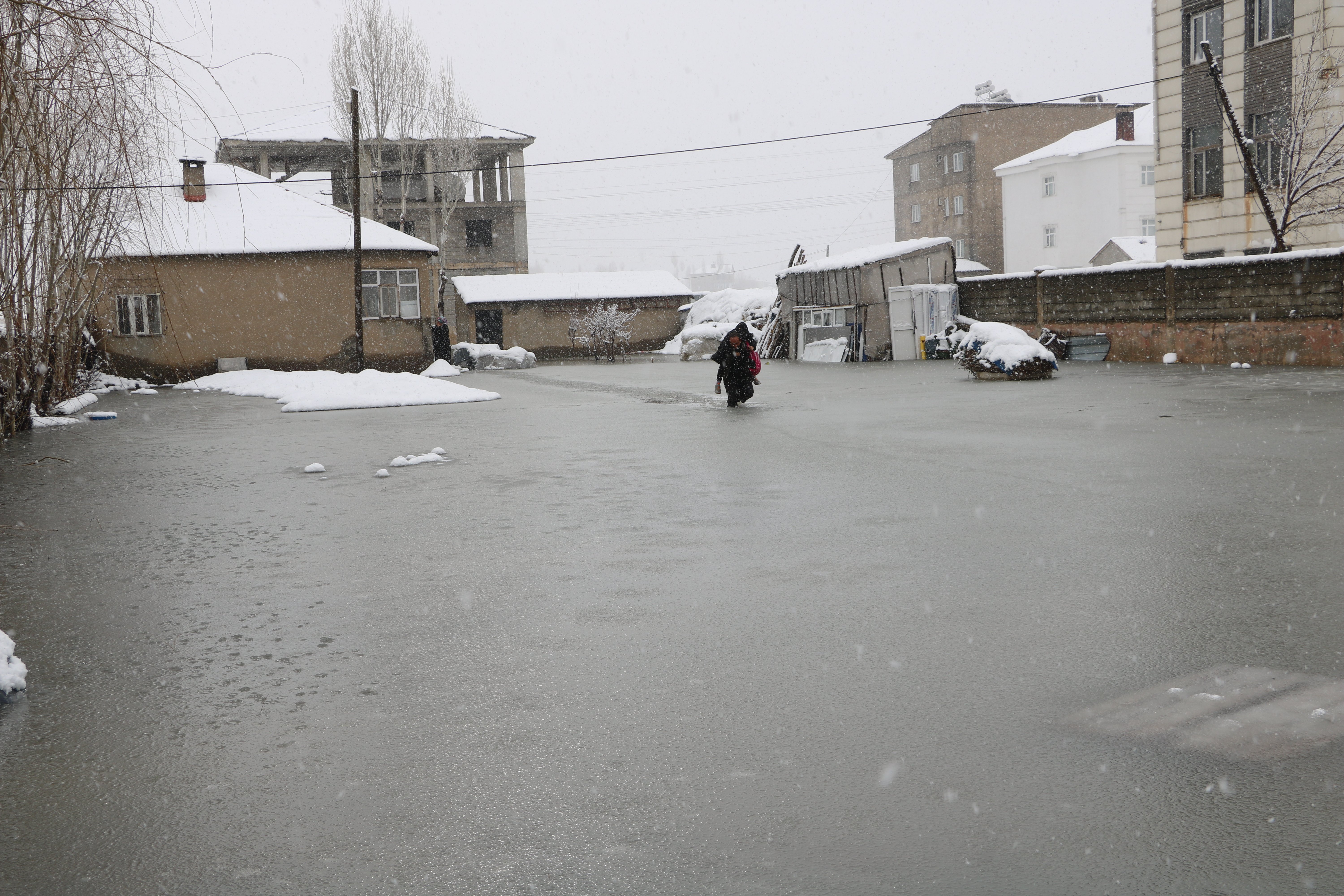 Yüksekova Yeni Mahalle su birikintisi