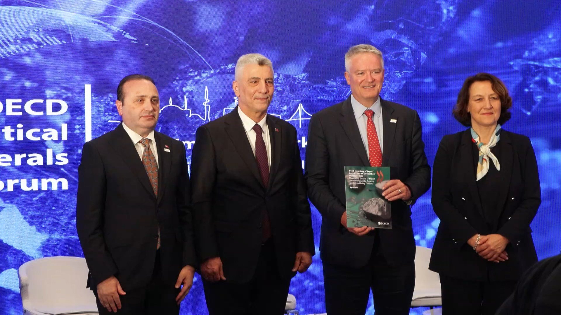 Ticaret Bakanı Ömer Bolat OECD toplantısında.