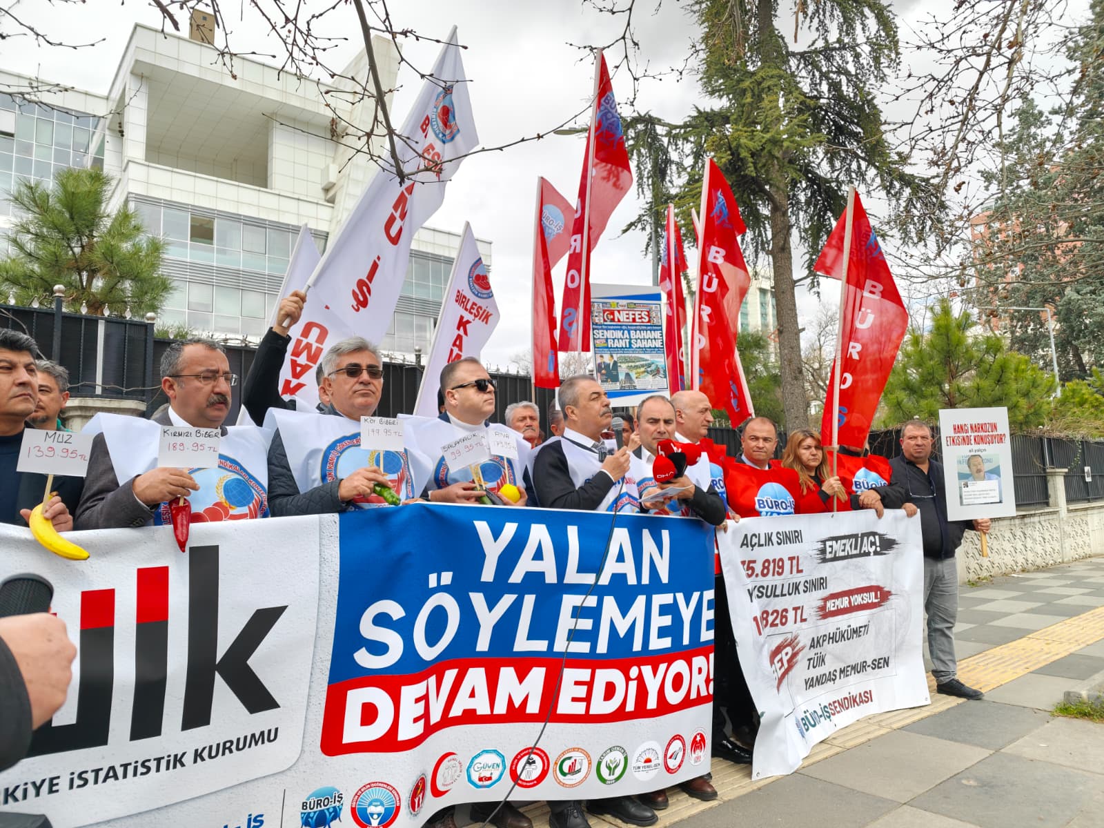 TÜİK protestosu sebze fiyat etiketleri