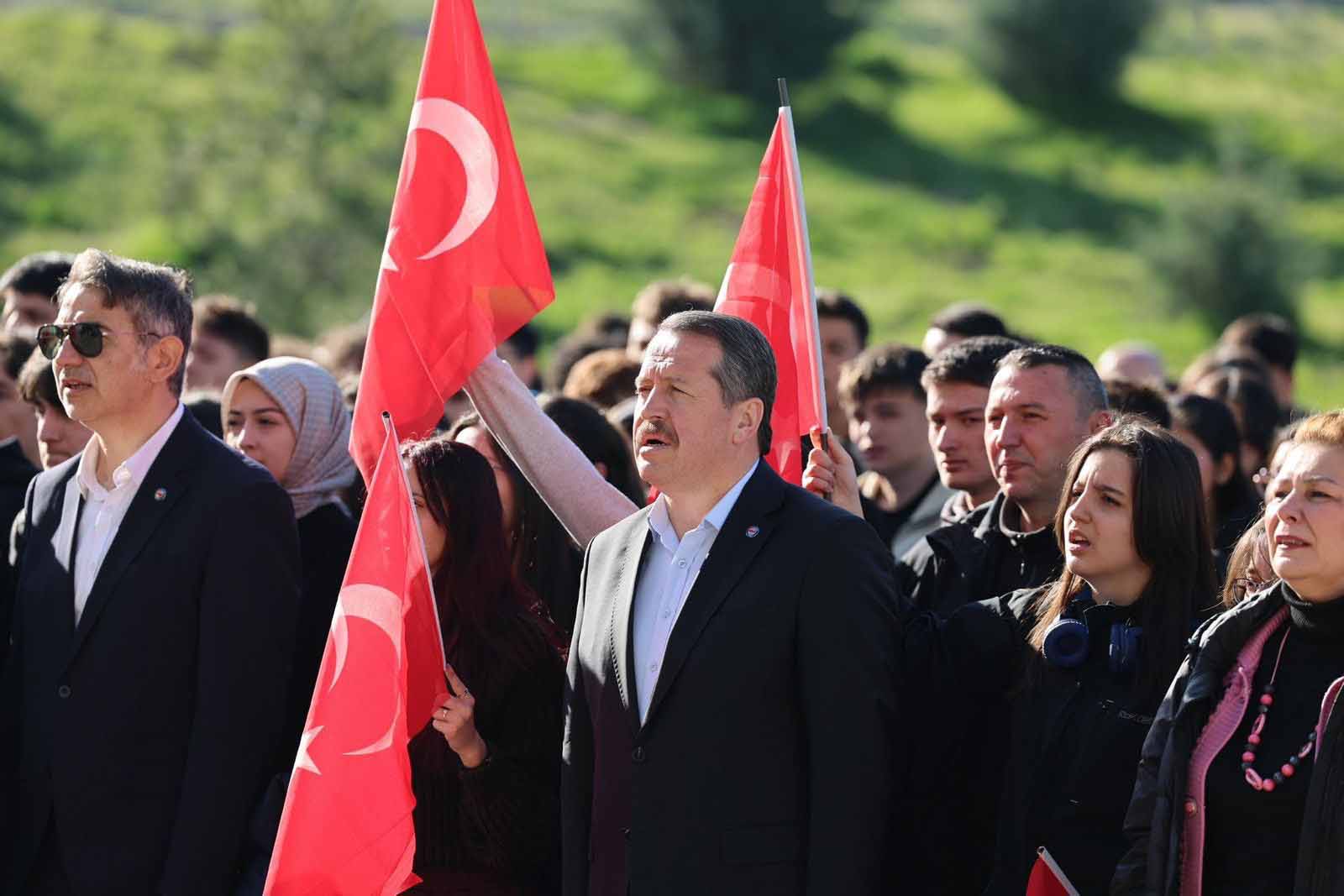 Ali Yalçın bayrak töreninde