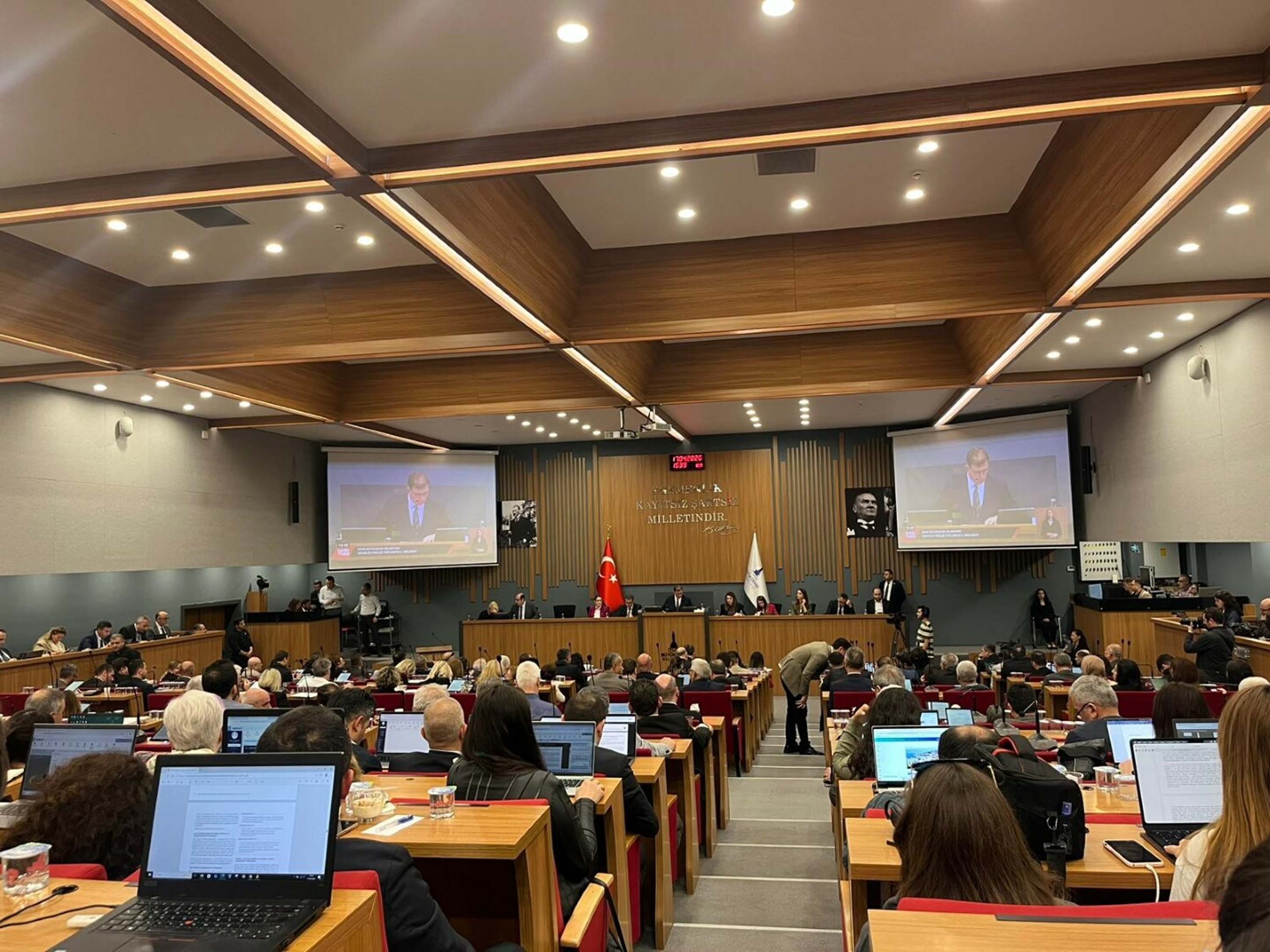 İzmir Büyükşehir Belediye Başkanı Cemil Tugay