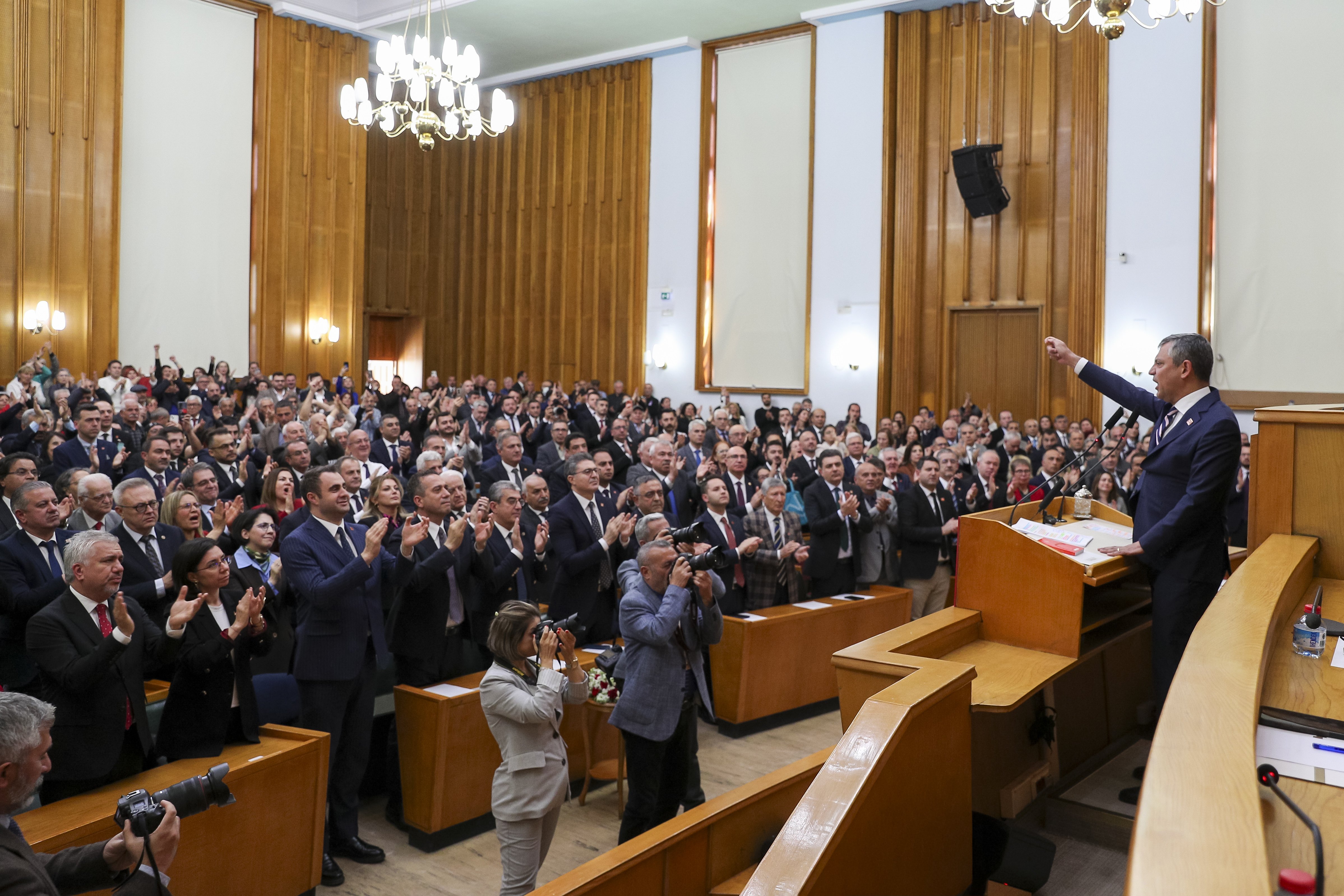 Özgür Özel TBMM kürsüsünde