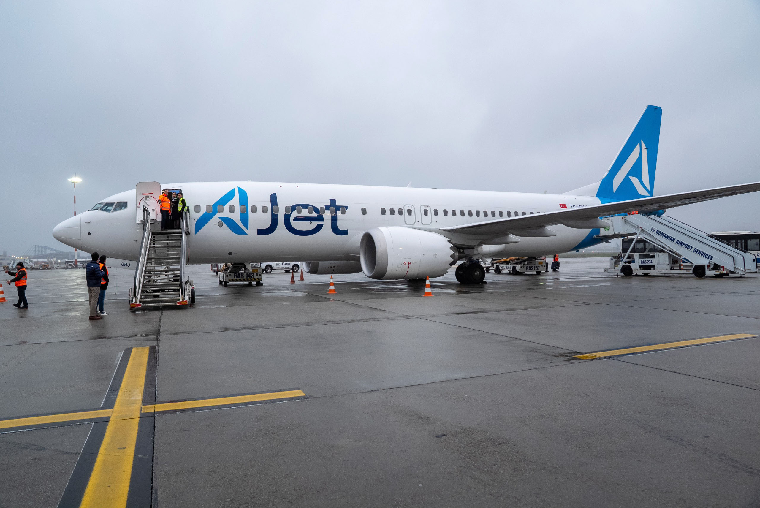 AJet uçağı Bükreş yolcuları