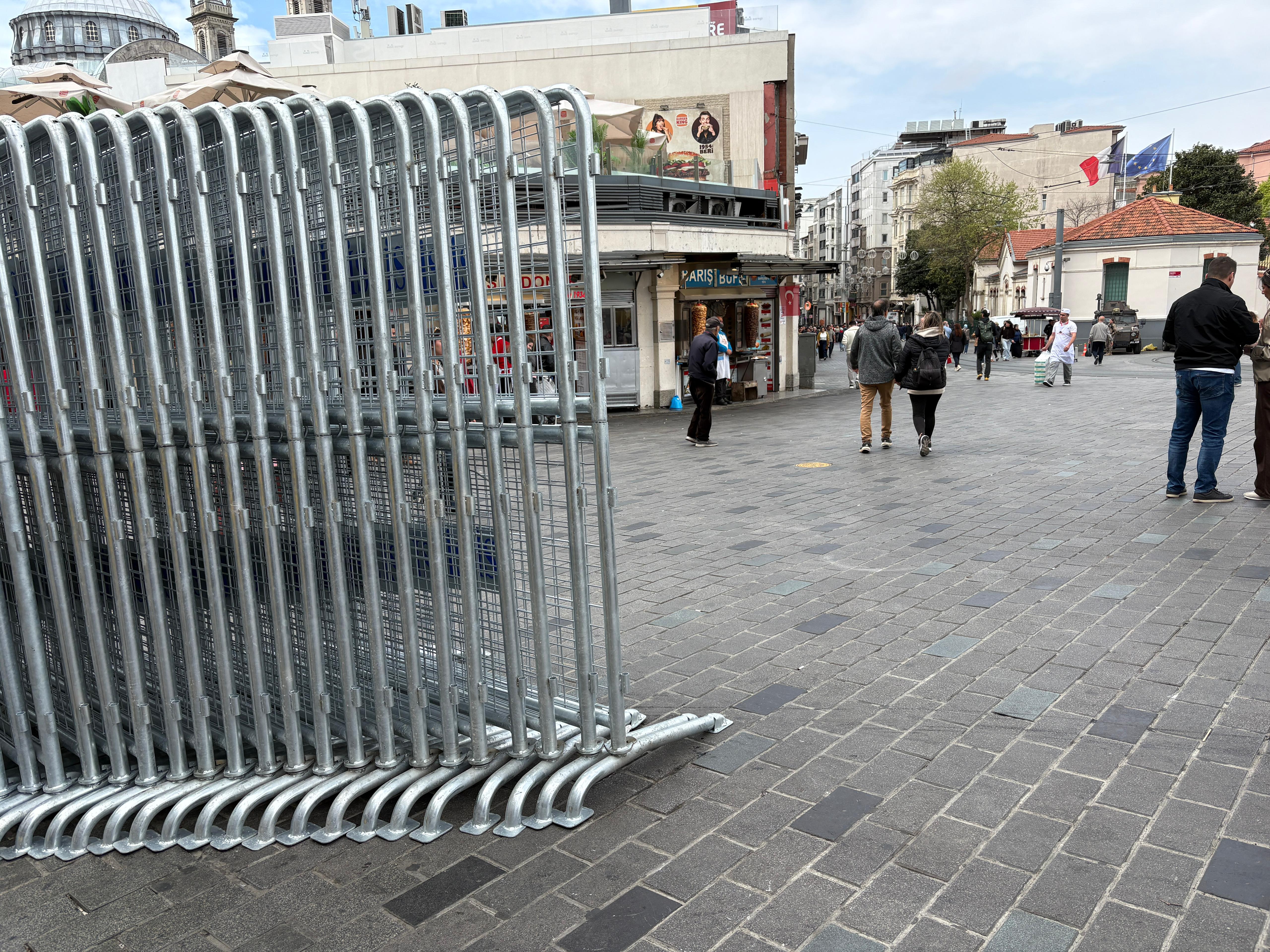 Taksim 1 Mayıs Bariyerleri
