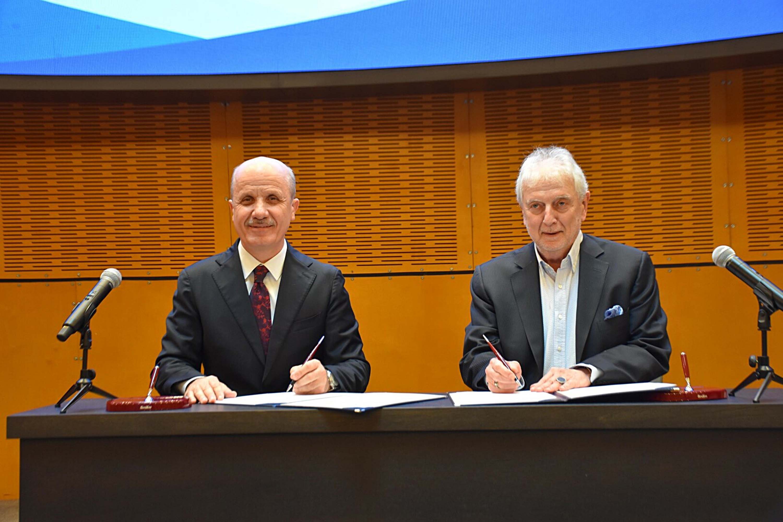 YÖK Başkanı Erol Özvar konuşma