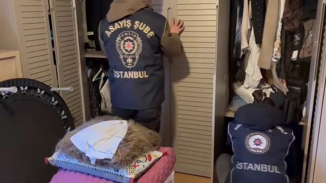 Sahte Belgelerle İkamet İzni Operasyonu