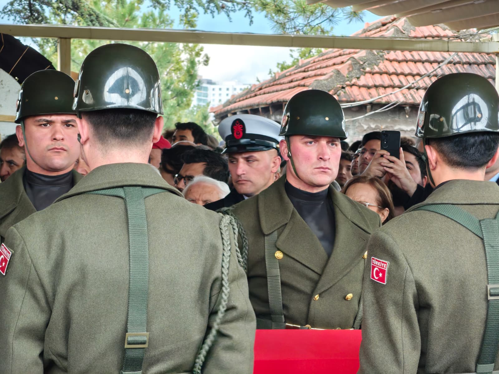 Yalçın Küçük portre