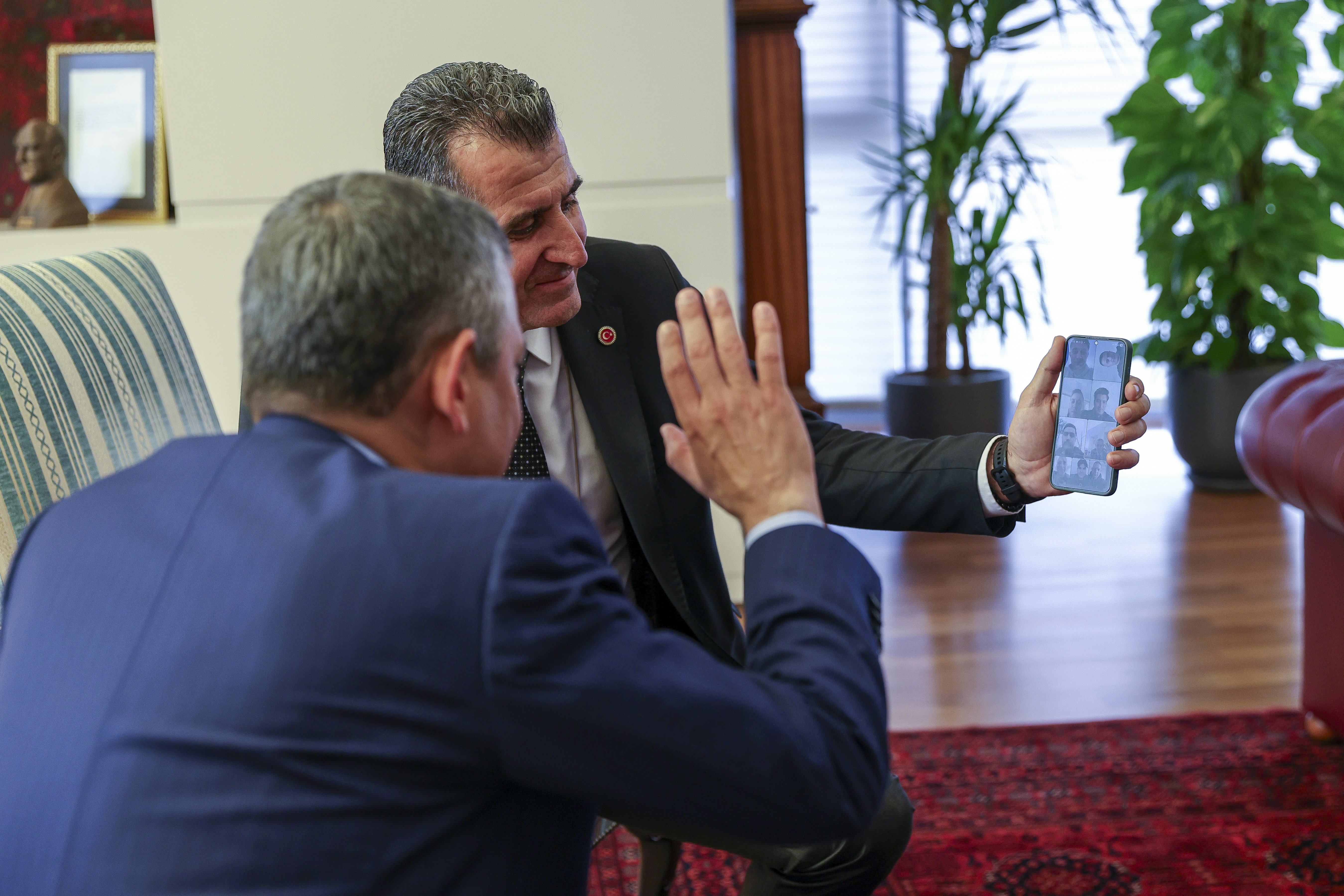 Özgür Özel polis günü kutlaması