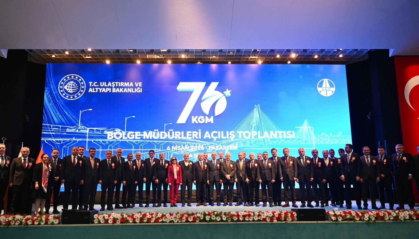 Ulaştırma ve Altyapı Bakanı Abdulkadir Uraloğlu konuşma yapıyor