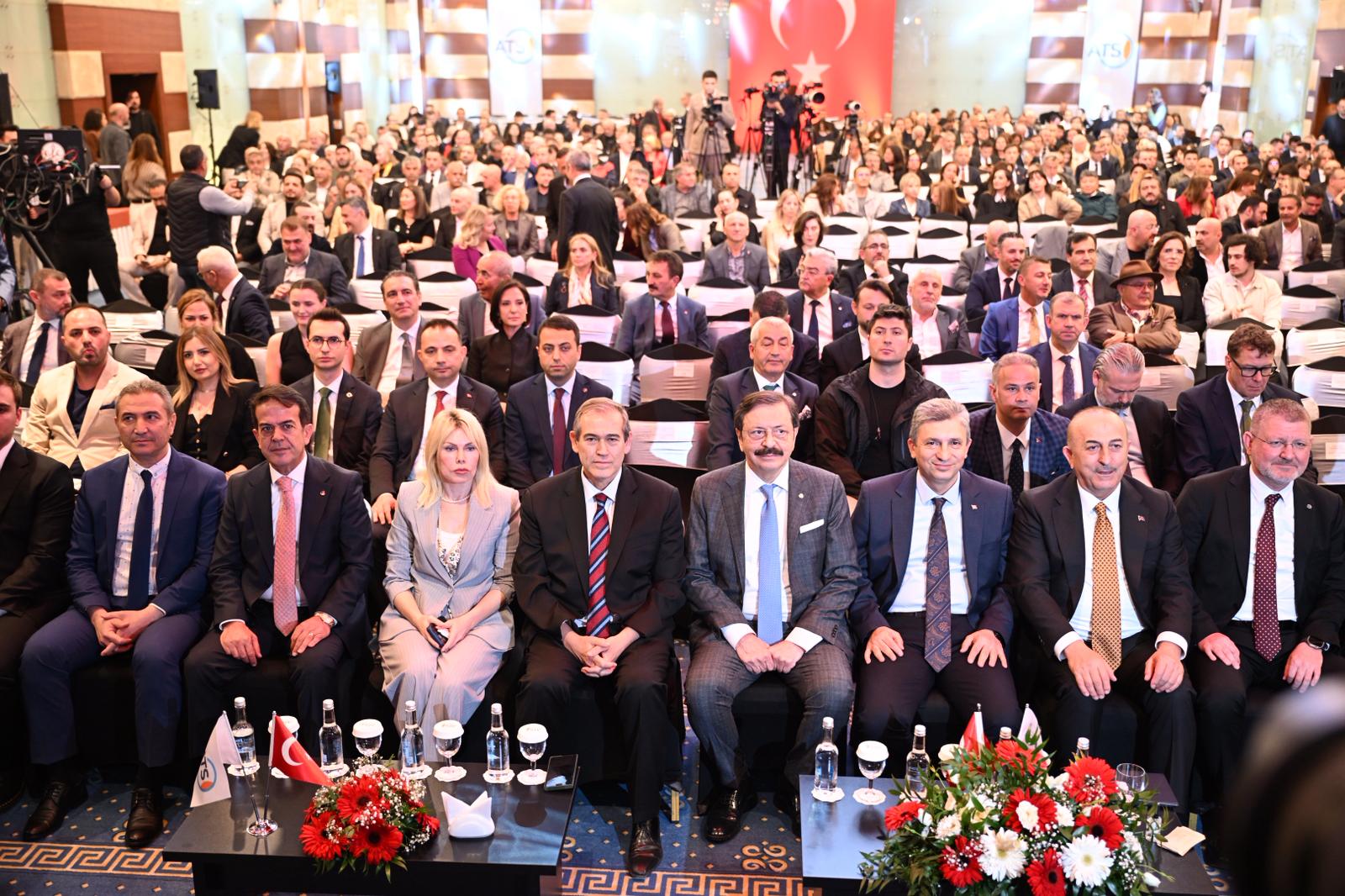 TOBB Başkanı Rifat Hisarcıklıoğlu konuşma yaparken