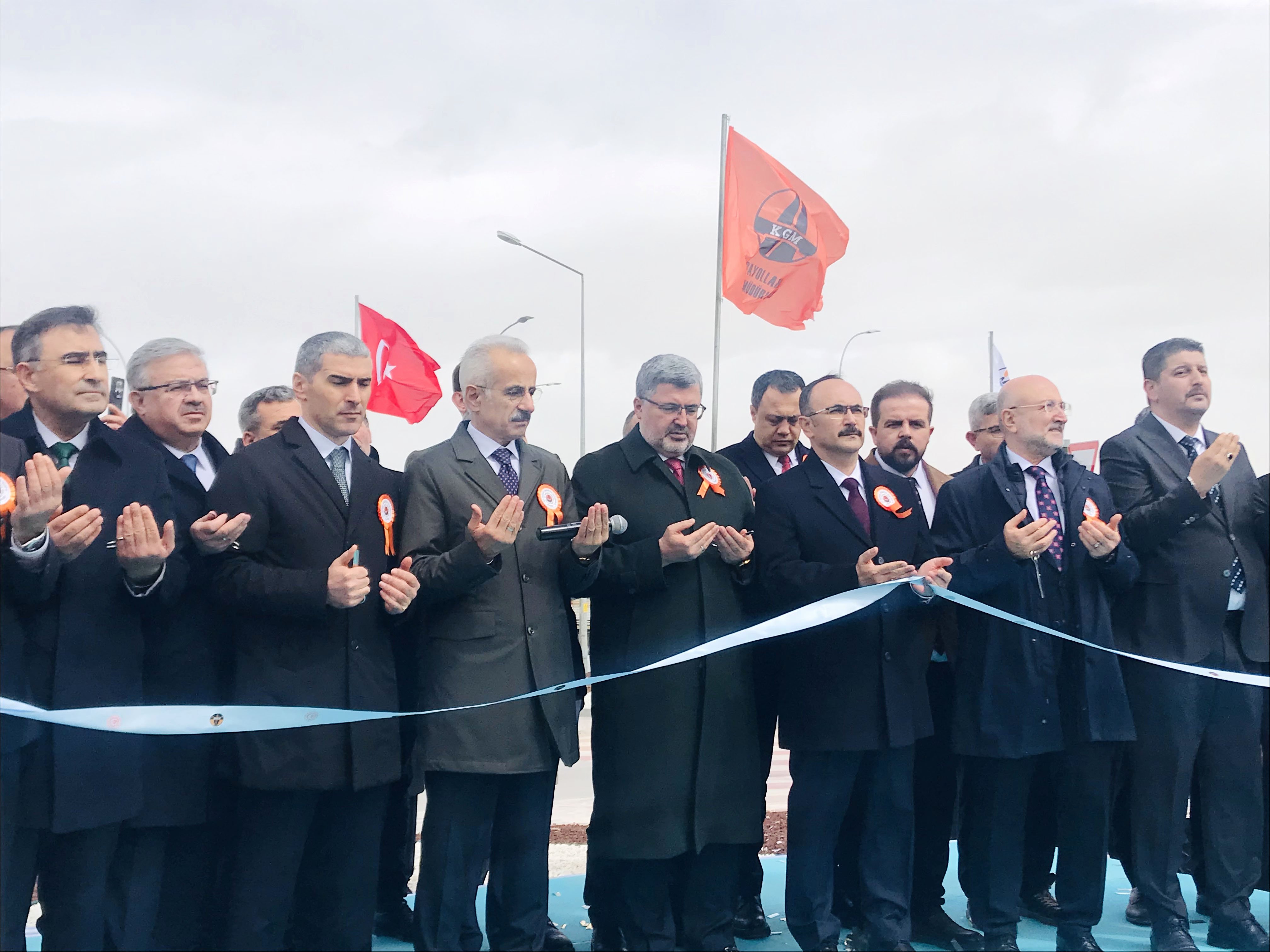 Bakan Uraloğlu konuşma yapıyor