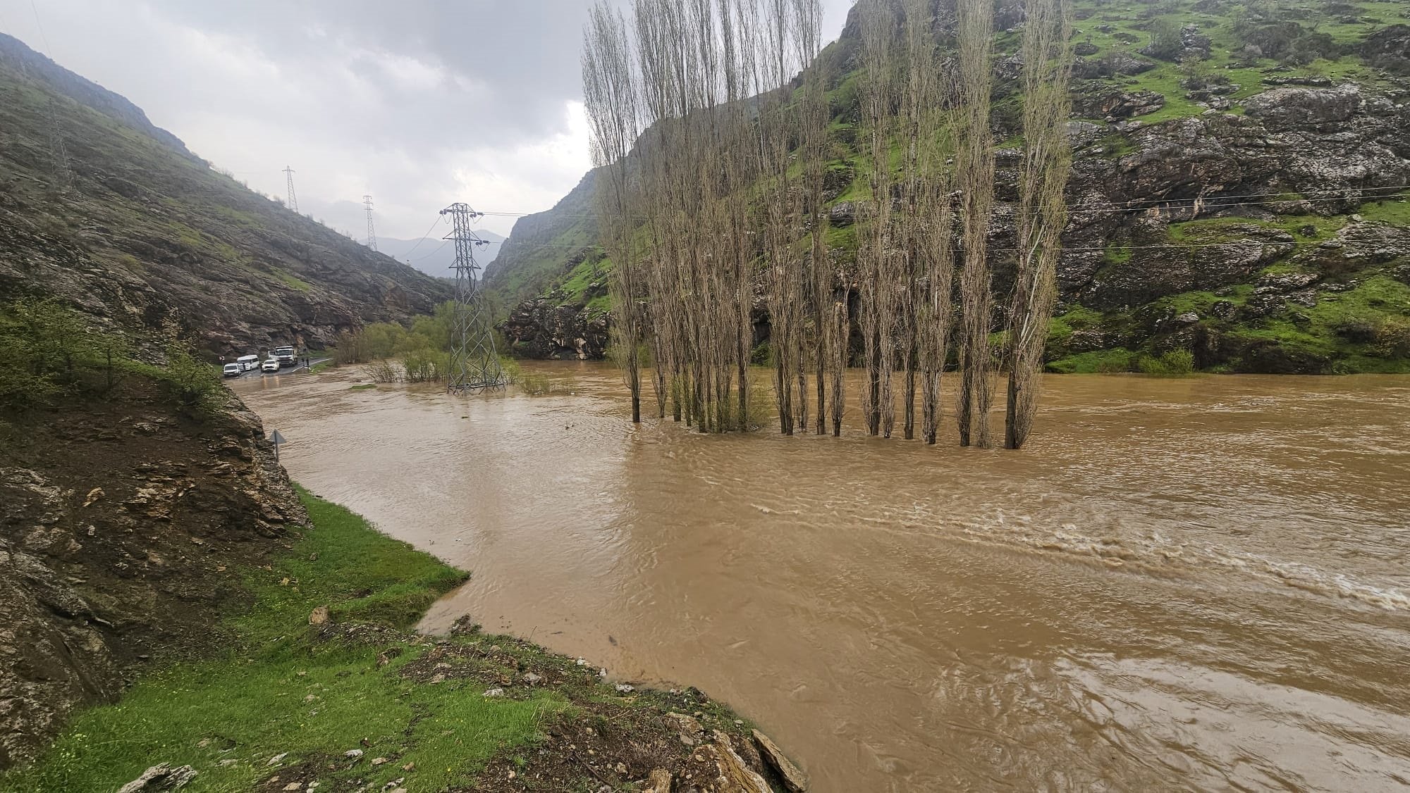 Taşkın nedeniyle kapalı yol