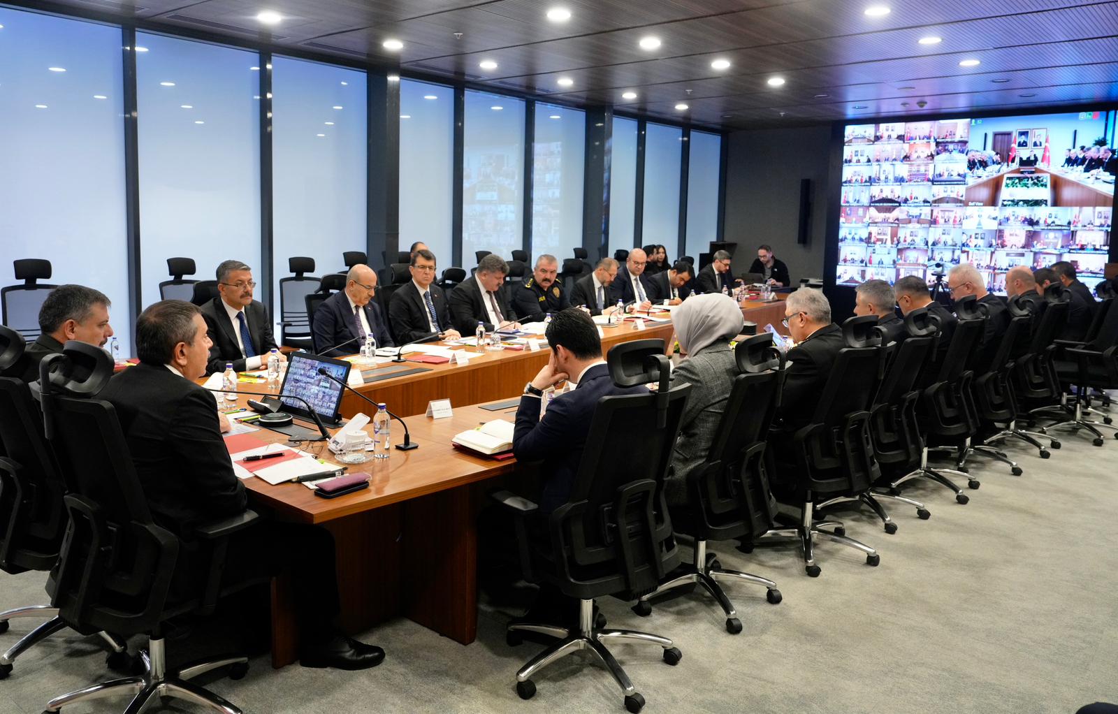 81 il valisi ve milli eğitim müdürleri çevrimiçi toplantıda