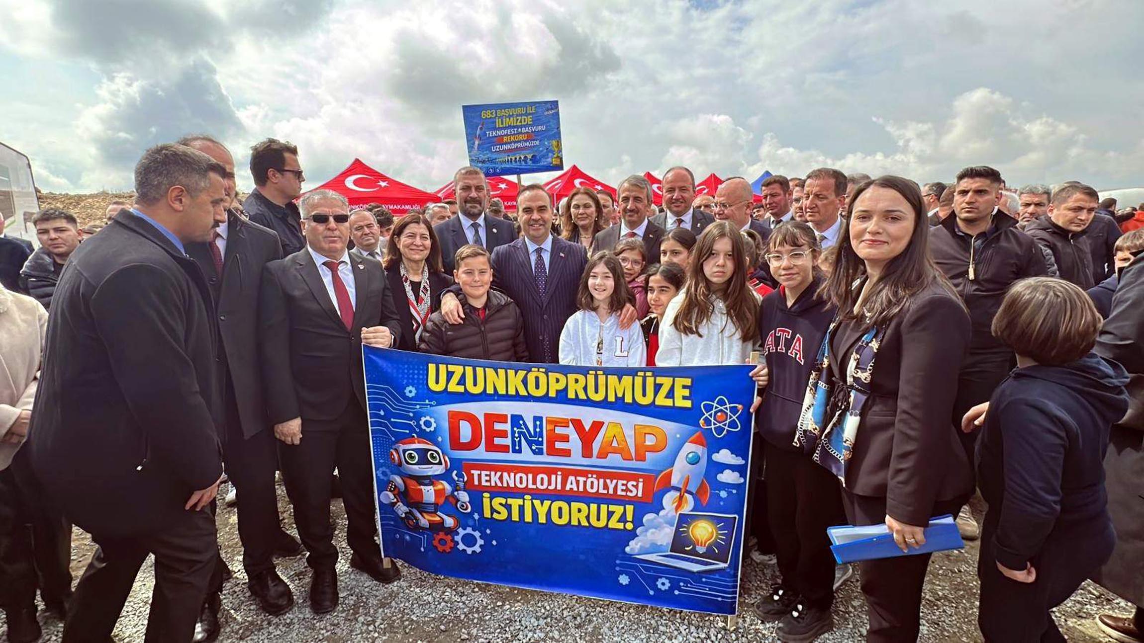 Bakan Kacır Konuşma Yapıyor