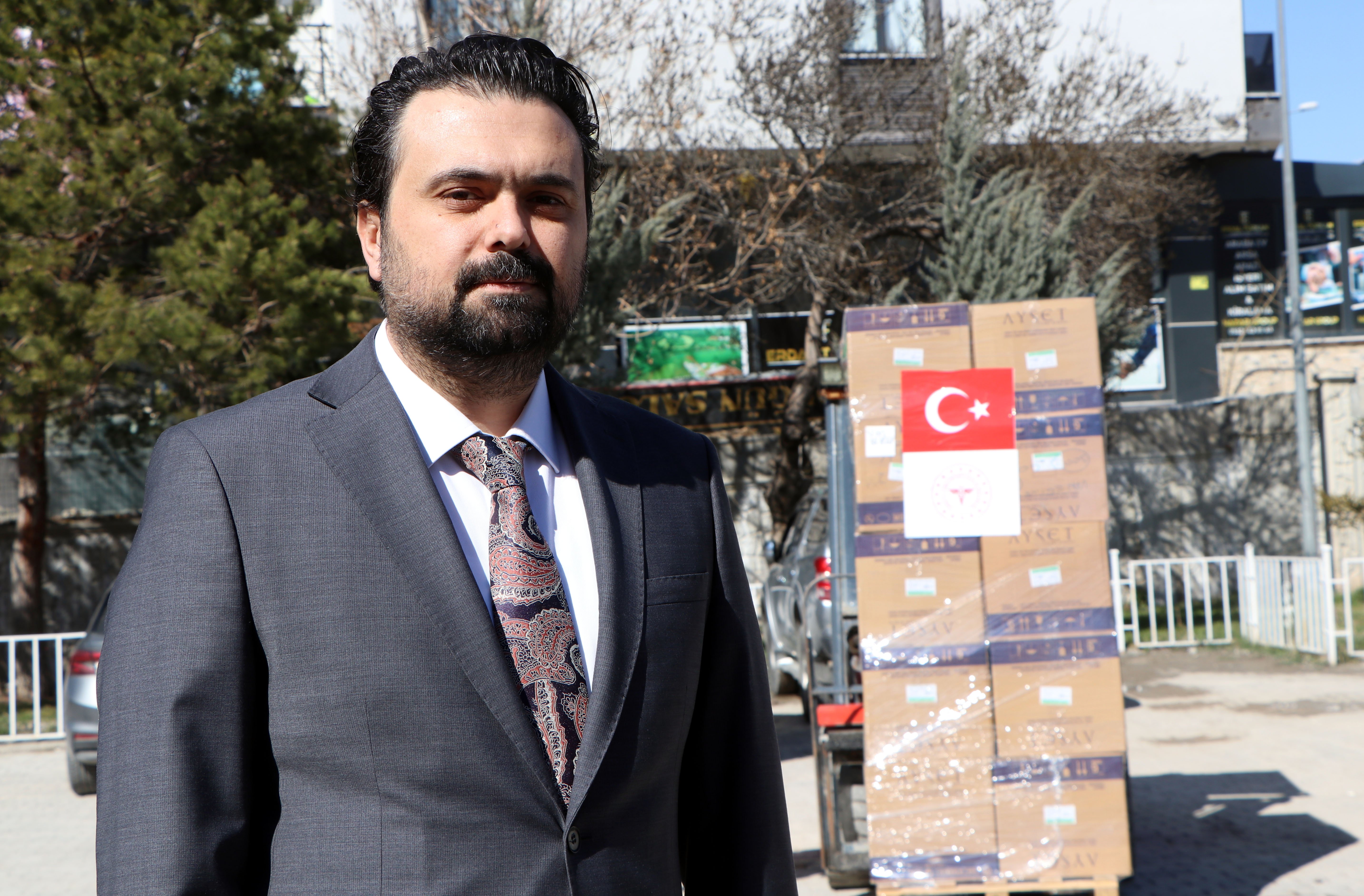 Tıbbi Yardım TIR İran Yola Çıkış