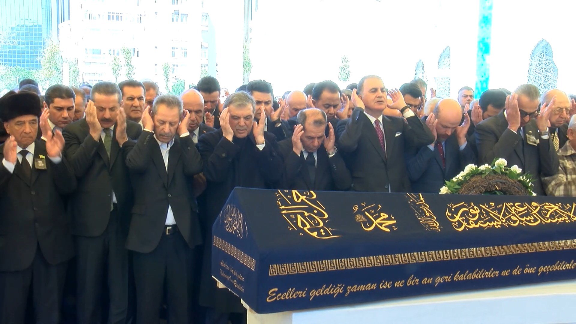 Cenaze Töreninden Görüntüler