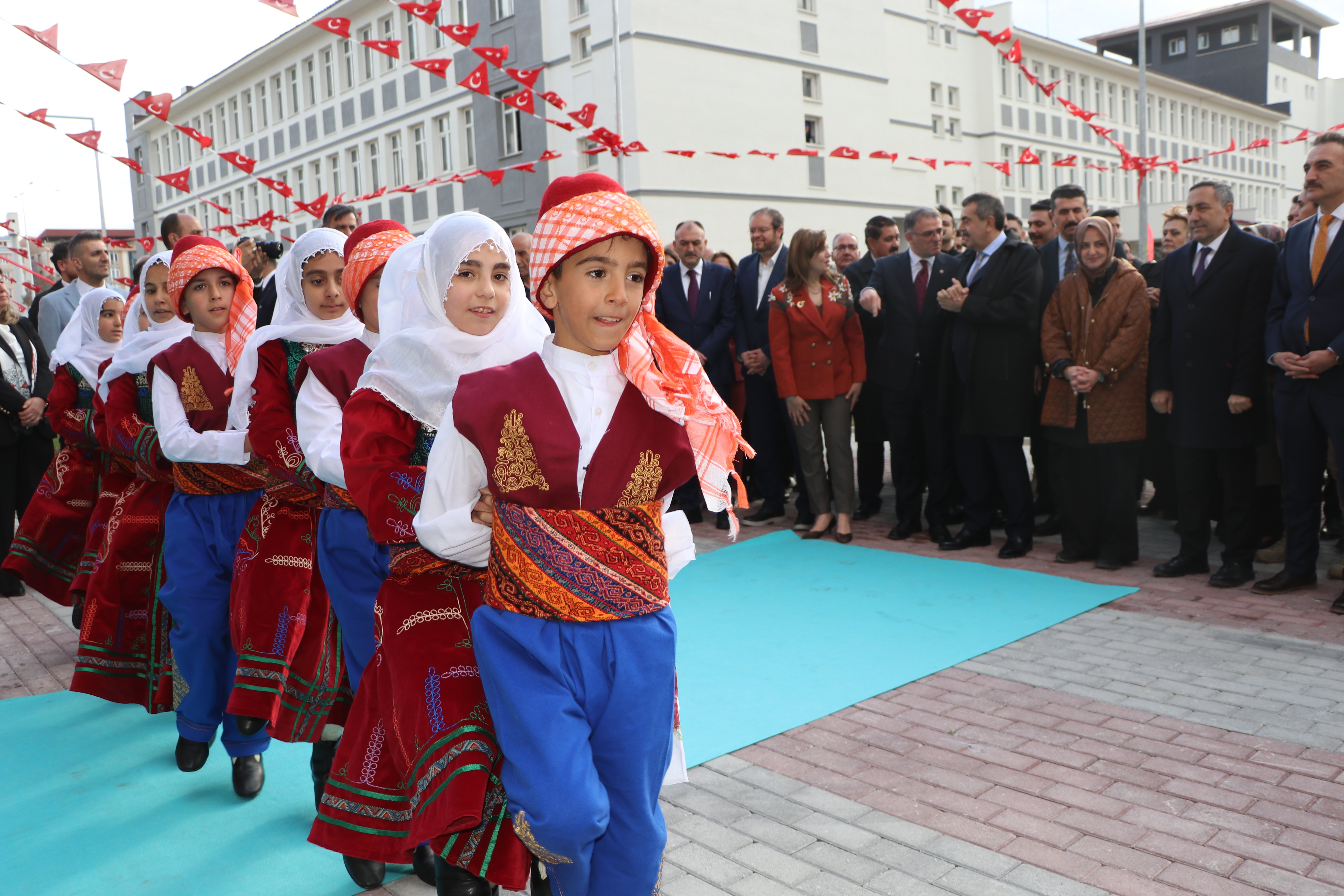 Bakan Tekin açılış töreninde