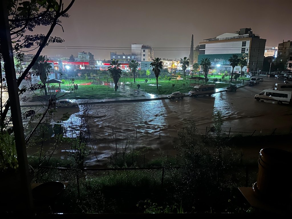 Kadirli sel felaketi arama kurtarma çalışmaları