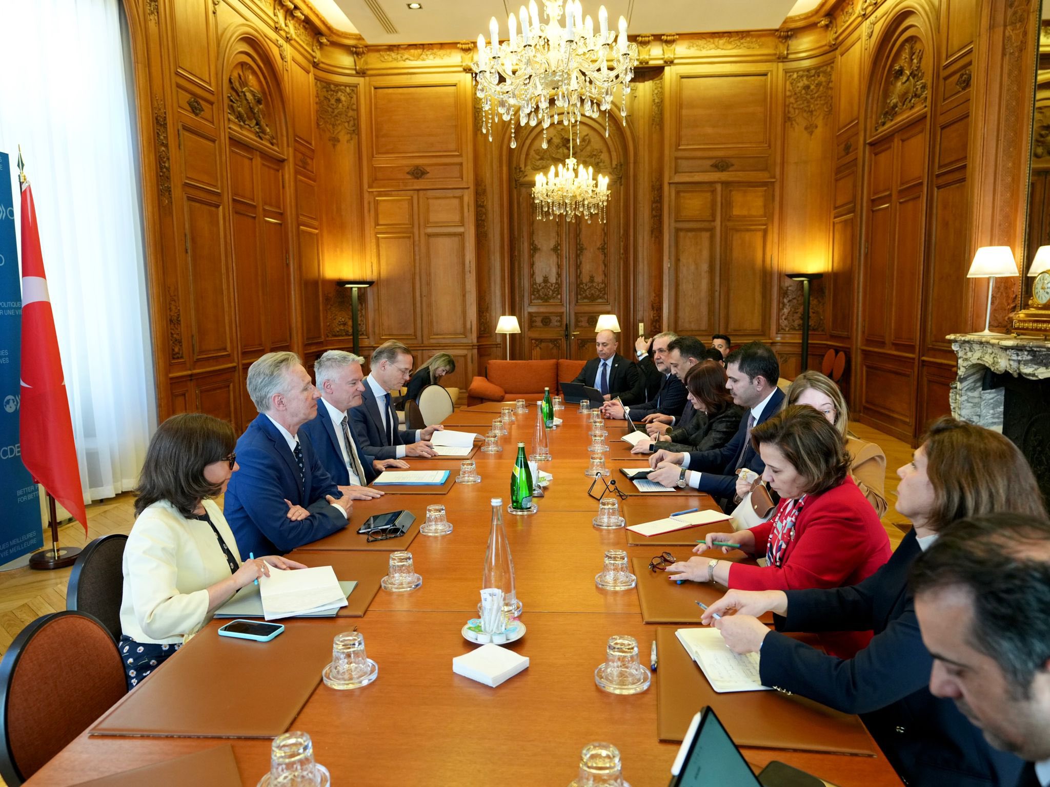 Bakan Kurum ve OECD Genel Sekreteri Cormann