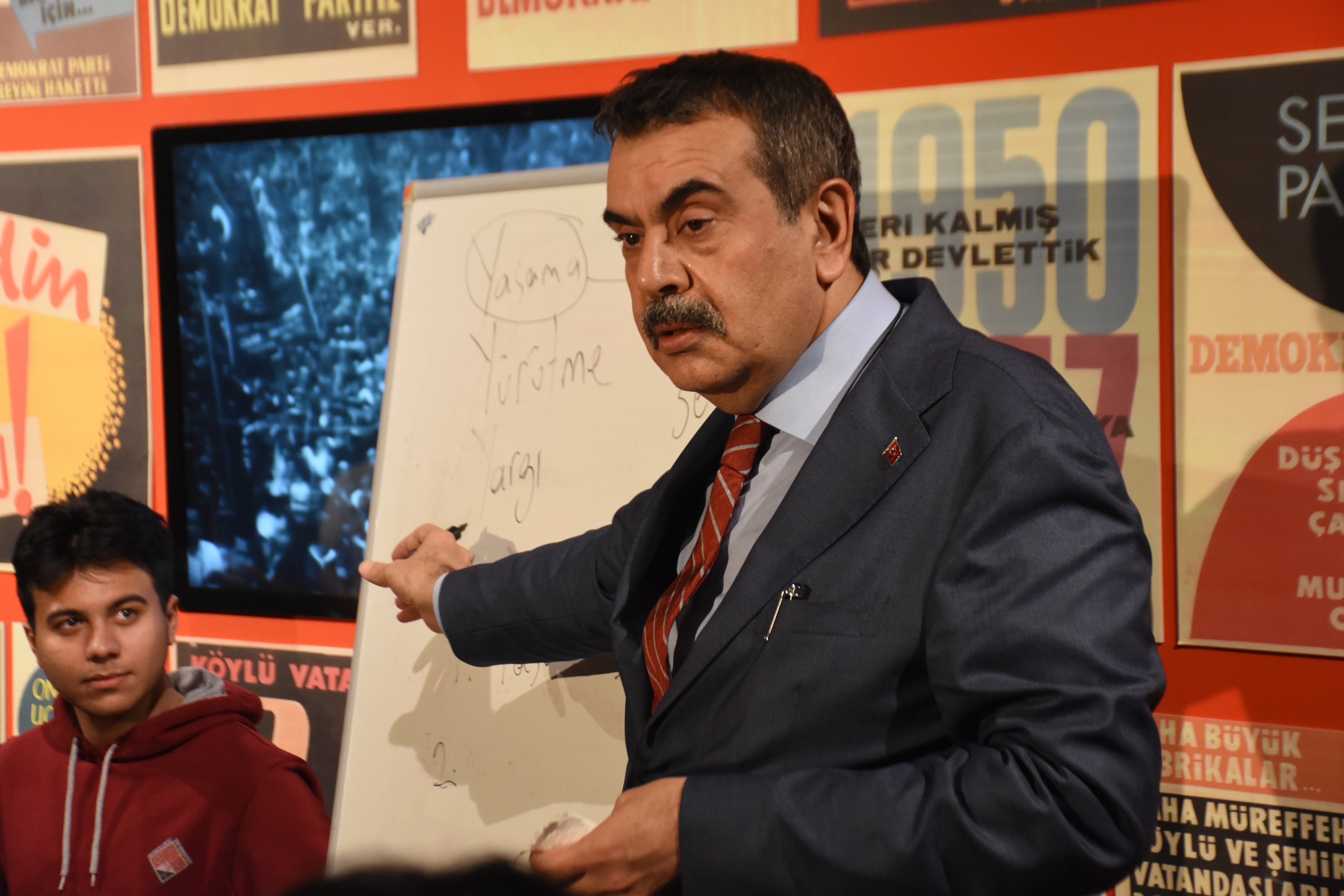 Bakan Tekin Öğrencilerle