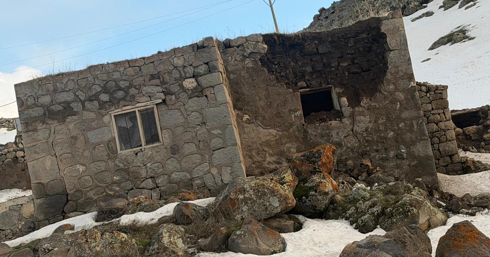 Ağrı Patnos deprem hasarı