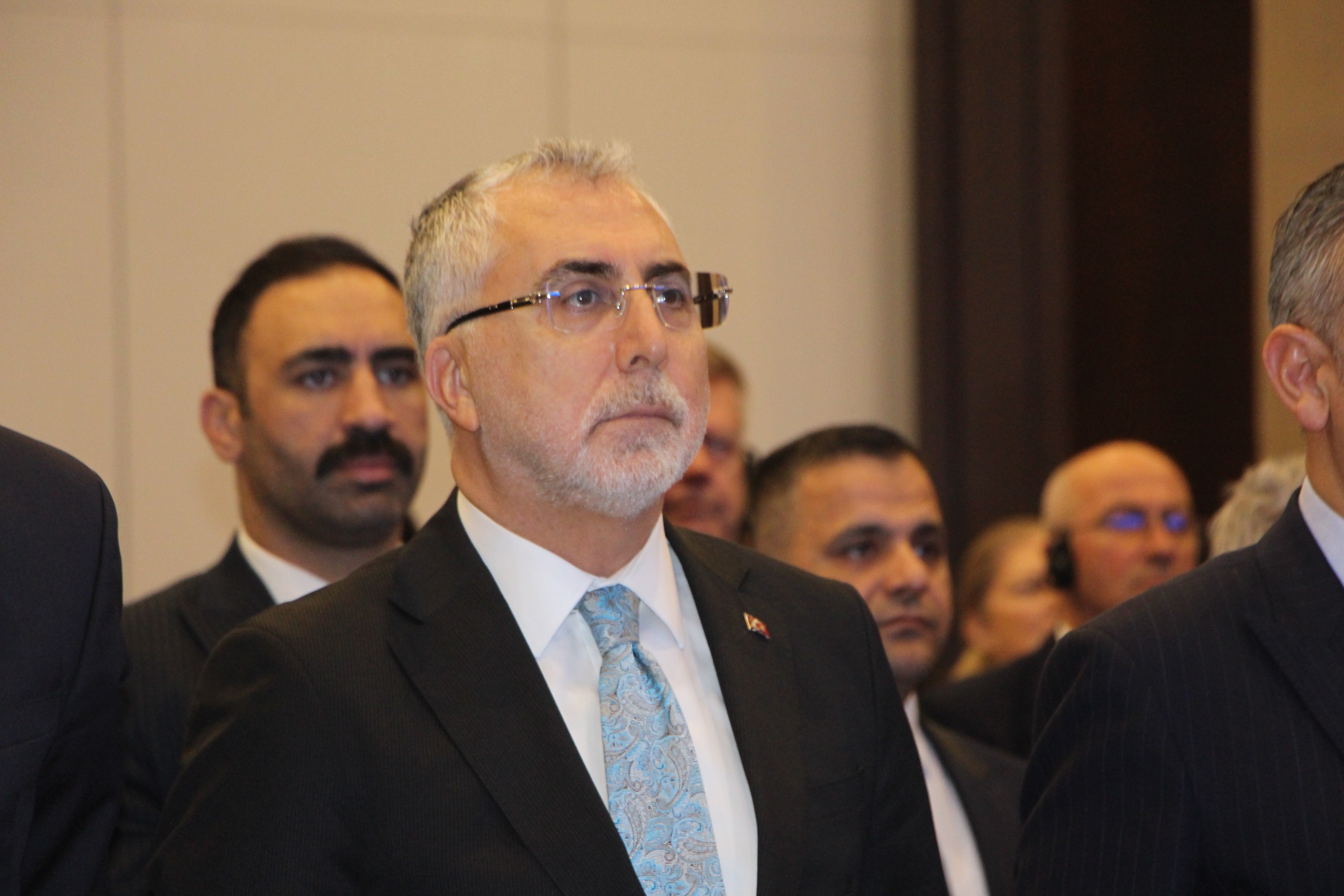 Bakan Işıkhan ve Katılımcılar