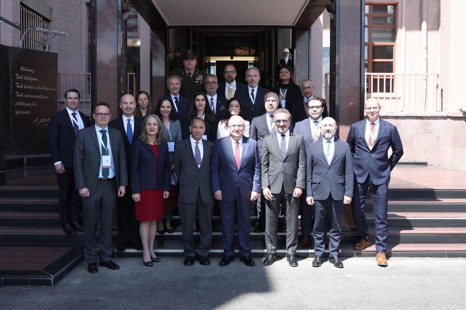 Milli Savunma Bakanı Yaşar Güler ABD-Türkiye İş Konseyi heyeti