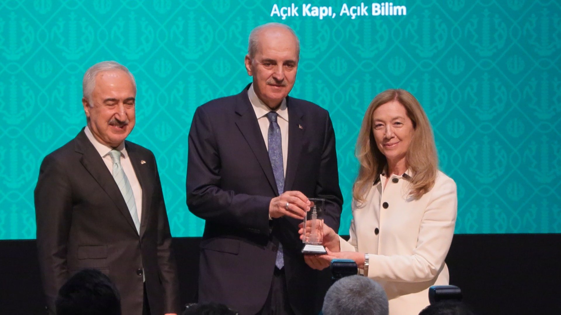TBMM Başkanı Numan Kurtulmuş İstanbul Üniversitesi programında.