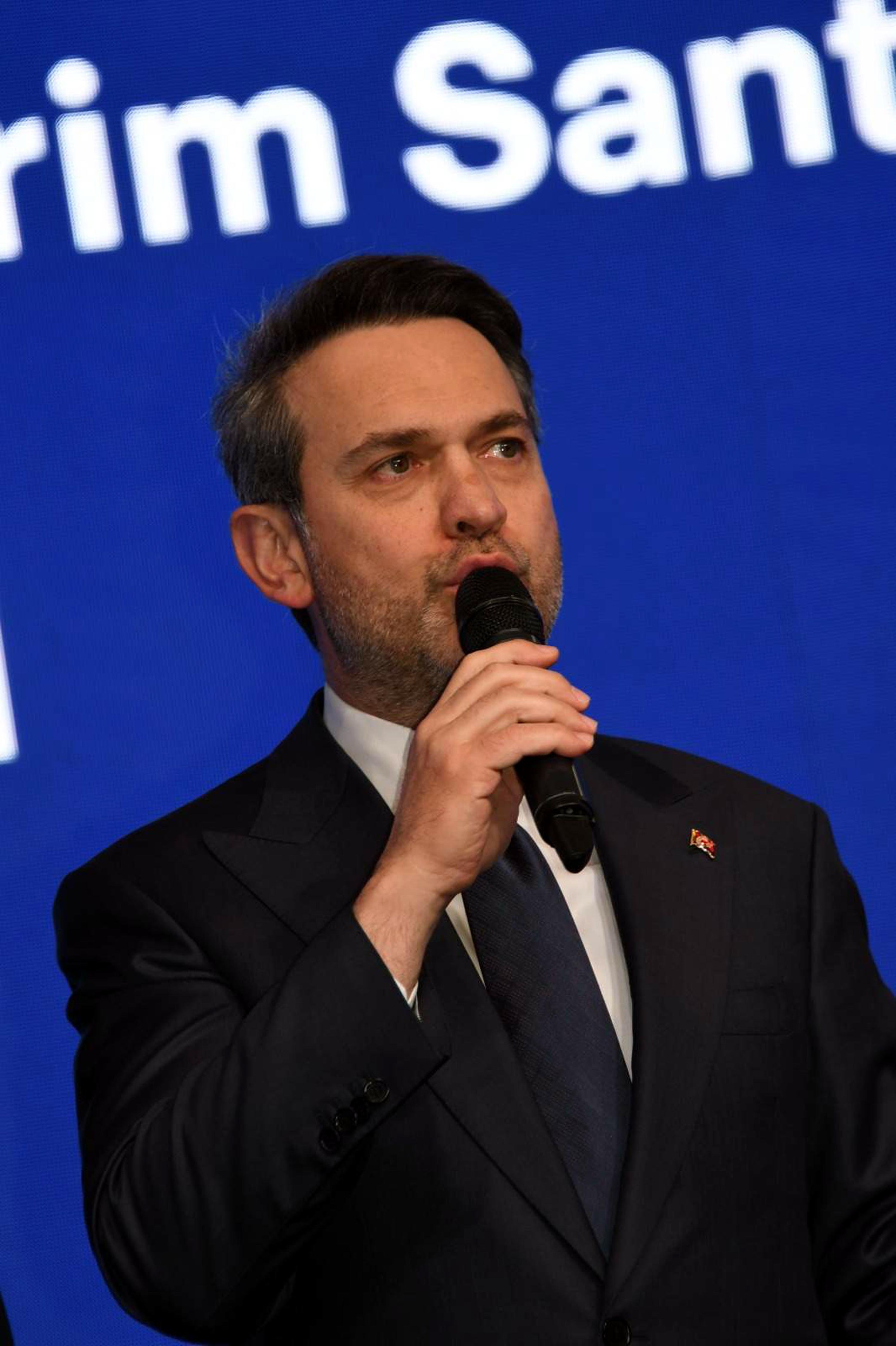 Bakan Alparslan Bayraktar, yenilenebilir enerji yatırımlarını anlatıyor.