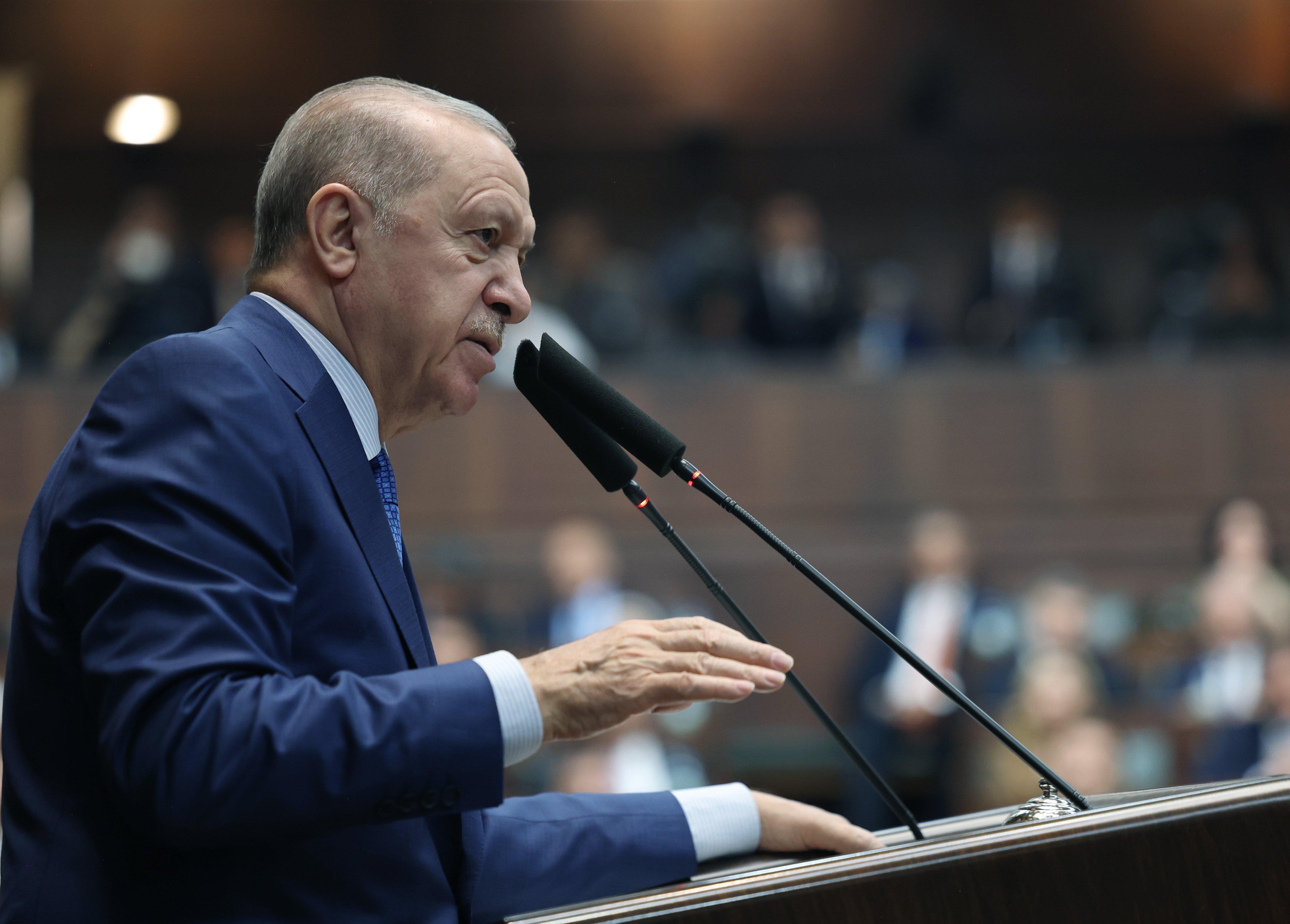 Cumhurbaşkanı Erdoğan gülümsüyor