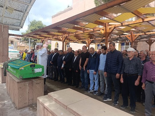 Kiraz ağacından düşmüştü, toprağa verildi