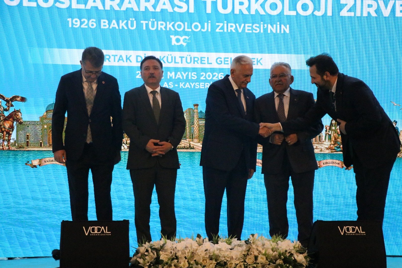 Binali Yıldırım protokol ile