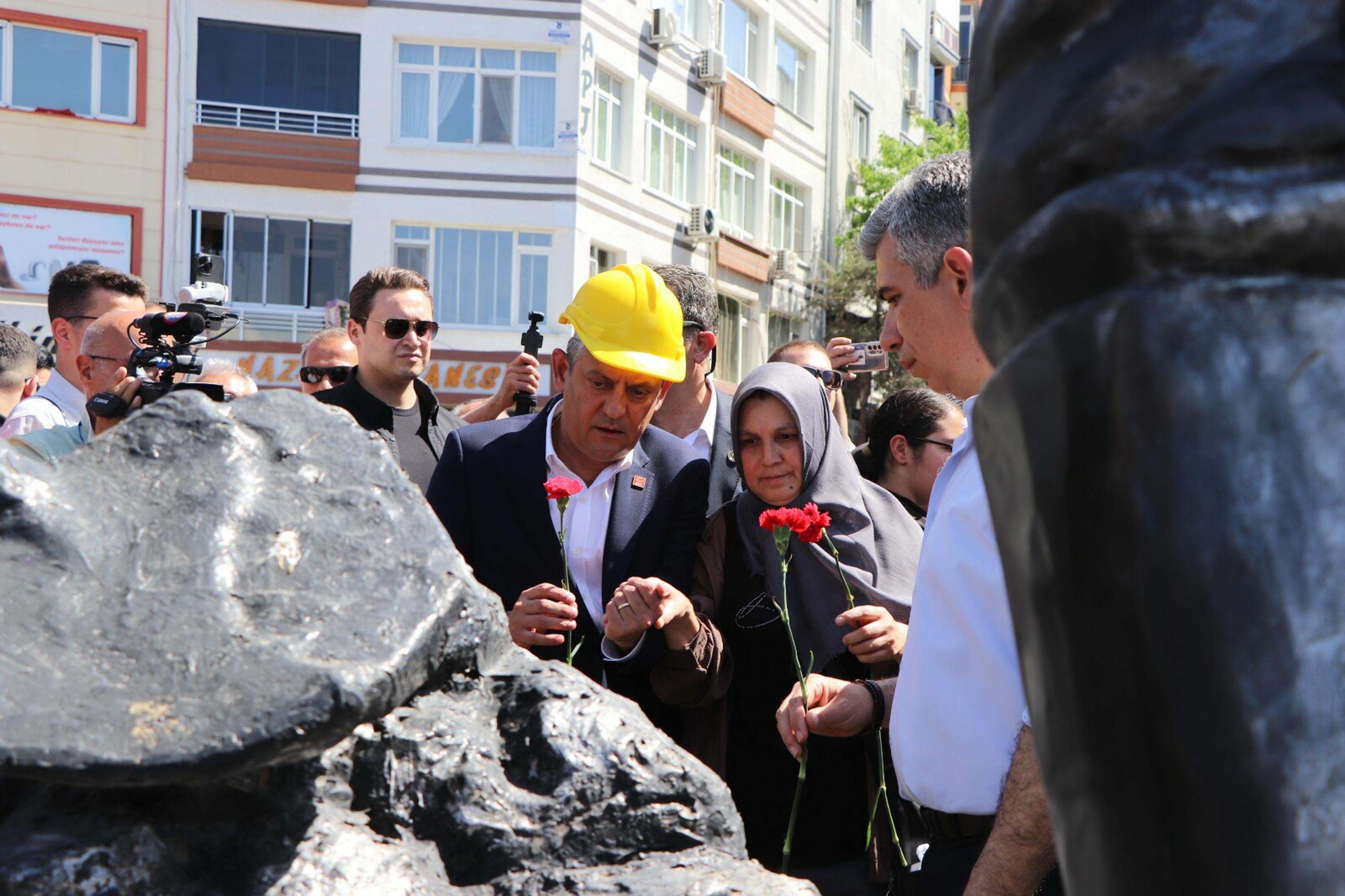 Soma anma yürüyüşü kalabalık