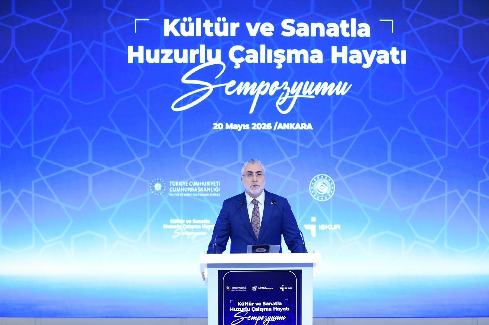 Bakan Vedat Işıkhan Sempozyumda Konuşuyor