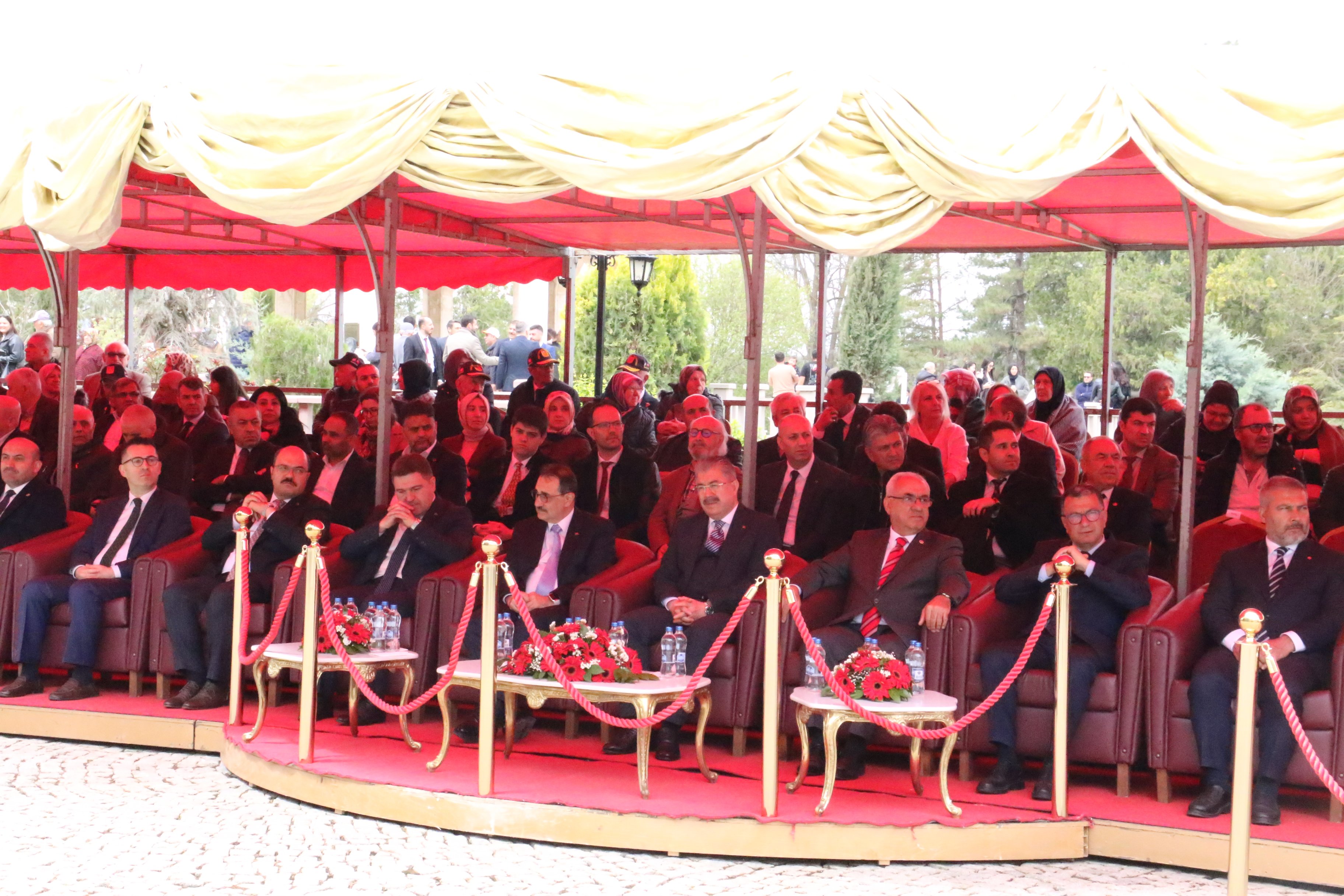 DSP Genel Başkanı Önder Aksakal anma töreninde