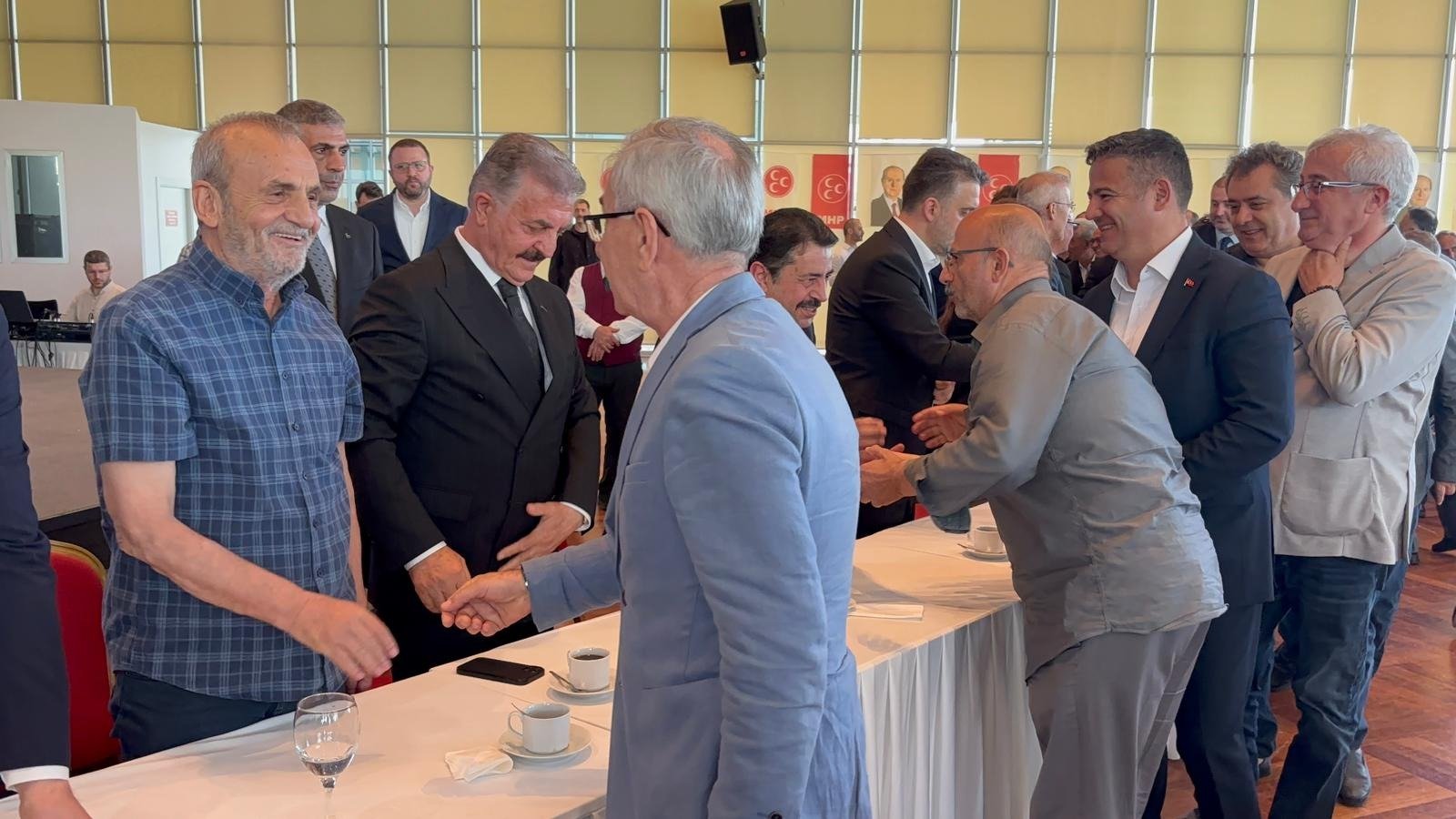 İsmet Büyükataman MHP bayramlaşma programında partililere hitap ediyor