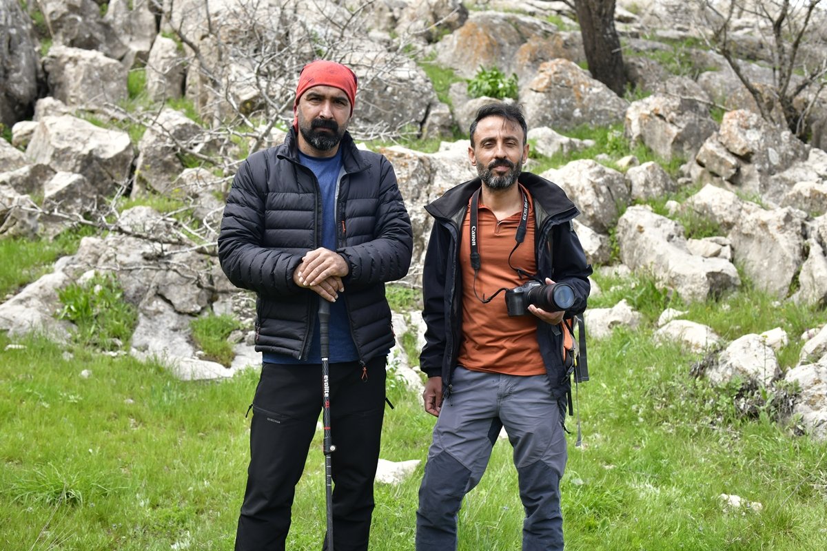 Doç. Dr. Mehmet Maruf Balos inceleme yaparken