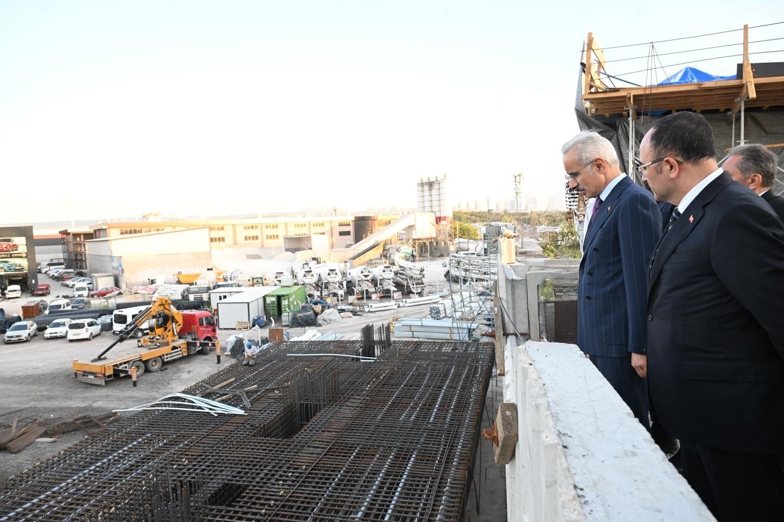 Uraloğlu havalimanı çalışmalarını yerinde inceledi