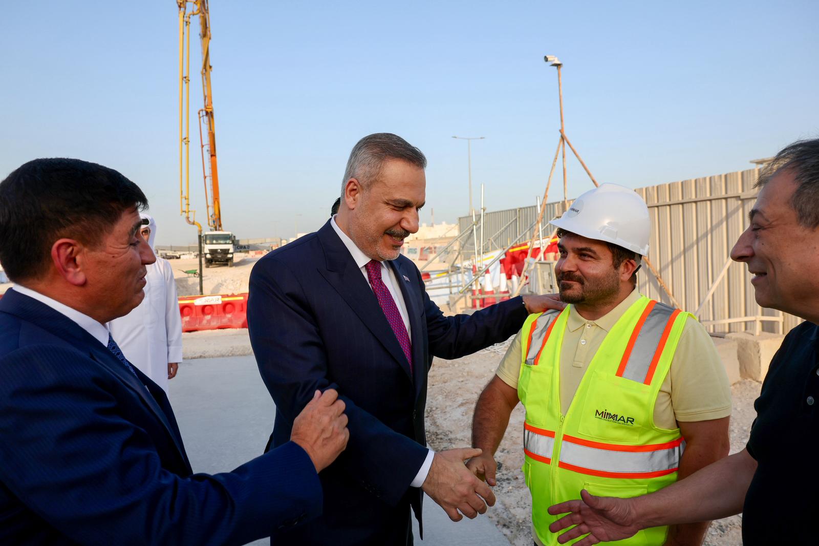 Bakan Fidan Doha ziyareti okul incelemesi