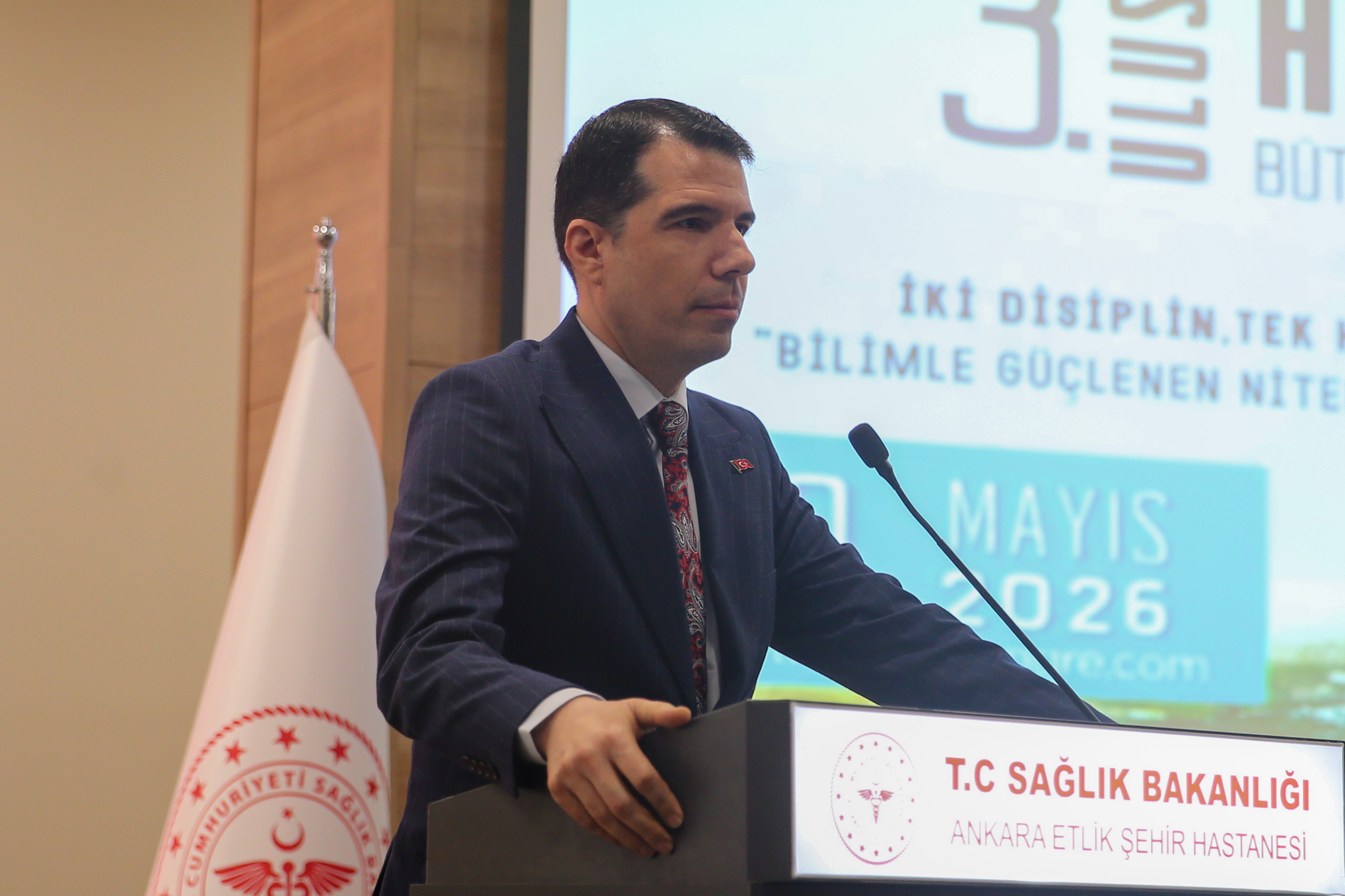 Ankara İl Sağlık Müdürü Ali Niyazi Kurtcebe konuşuyor