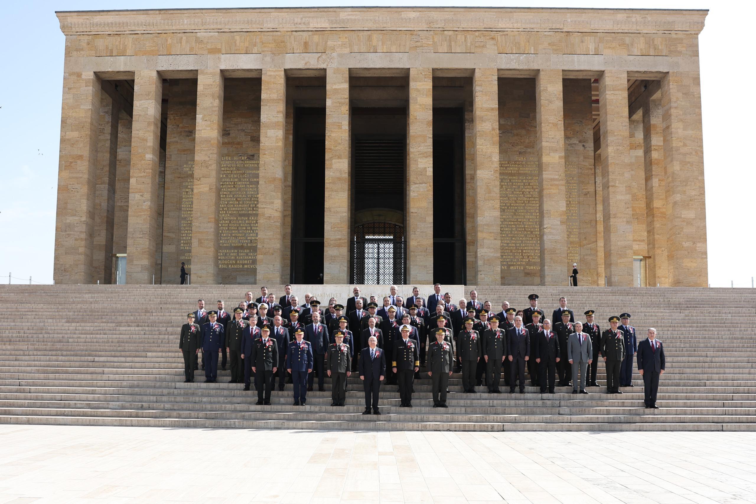 Bakan Güler ve TSK Komuta Kademesi, OYAK Yönetimiyle Anıtkabir ziyareti