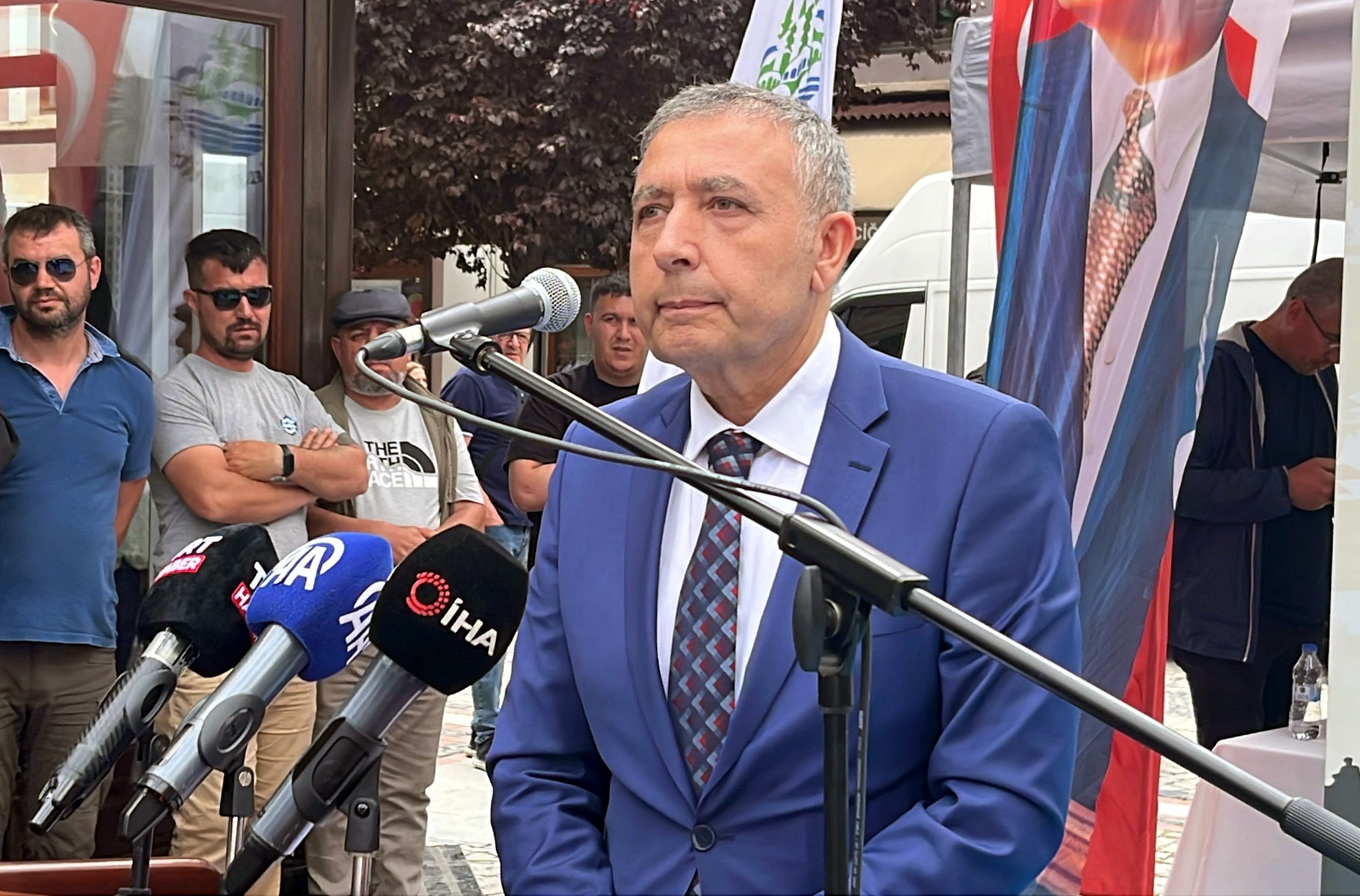 Edirne Valisi ve protokol çarşıda