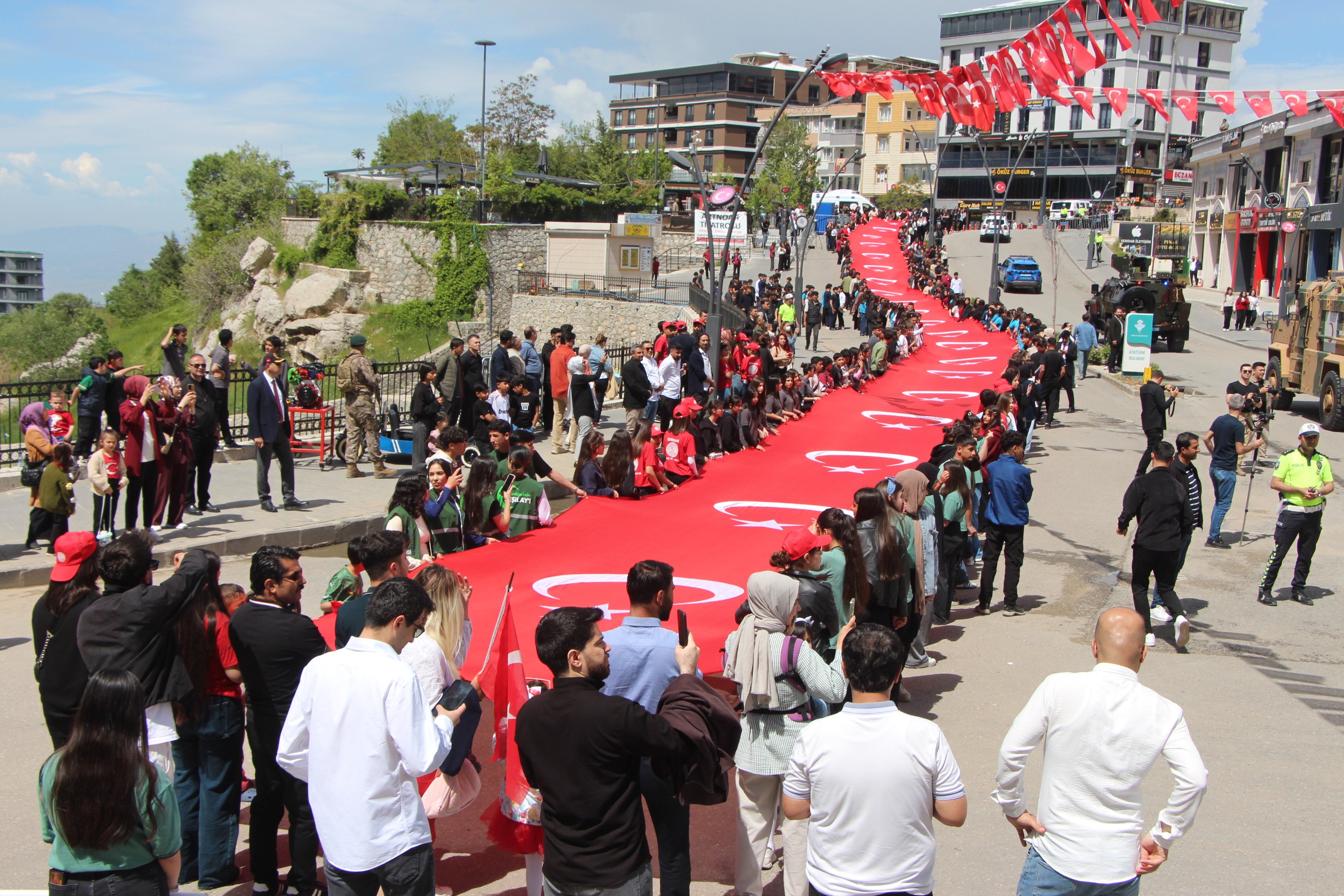 Şırnak 107 metrelik bayrak 19 Mayıs yürüyüşü