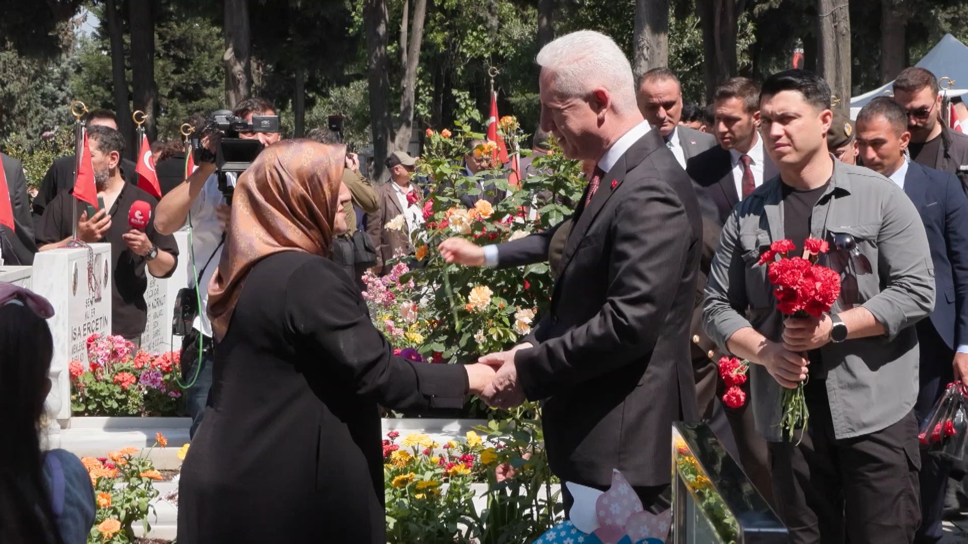 Şehit babası Osman Beki açıklama yapıyor